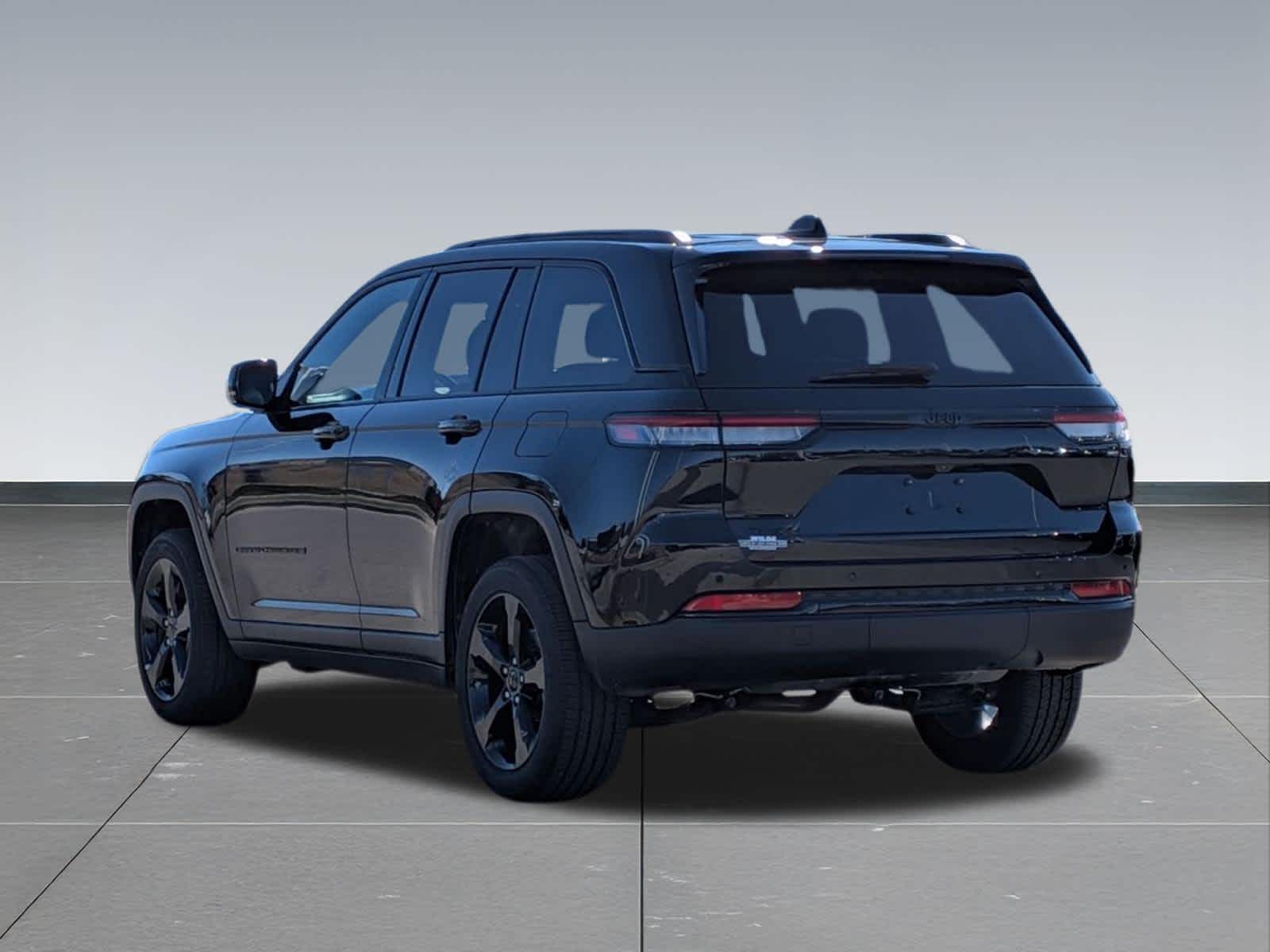 Thumbnail: 2023 Jeep Grand Cherokee - 3