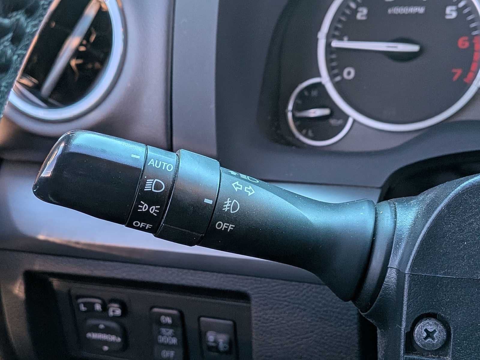 Thumbnail: 2014 Toyota Tundra - 25