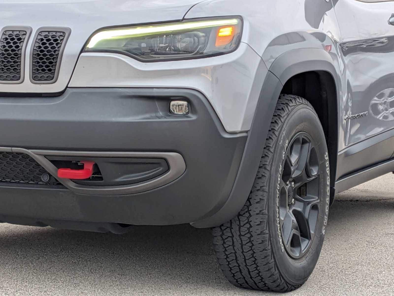 Thumbnail: 2021 Jeep Cherokee - 35