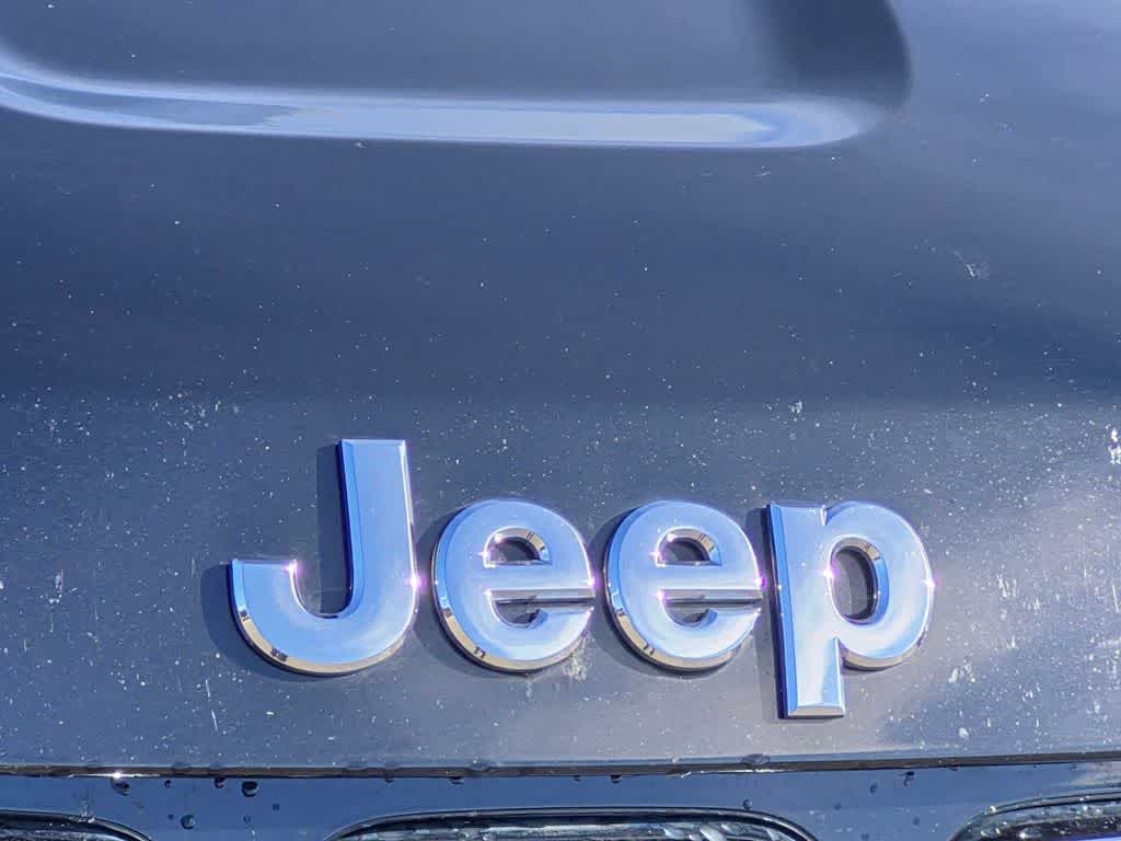 Thumbnail: 2018 Jeep Grand Cherokee - 16