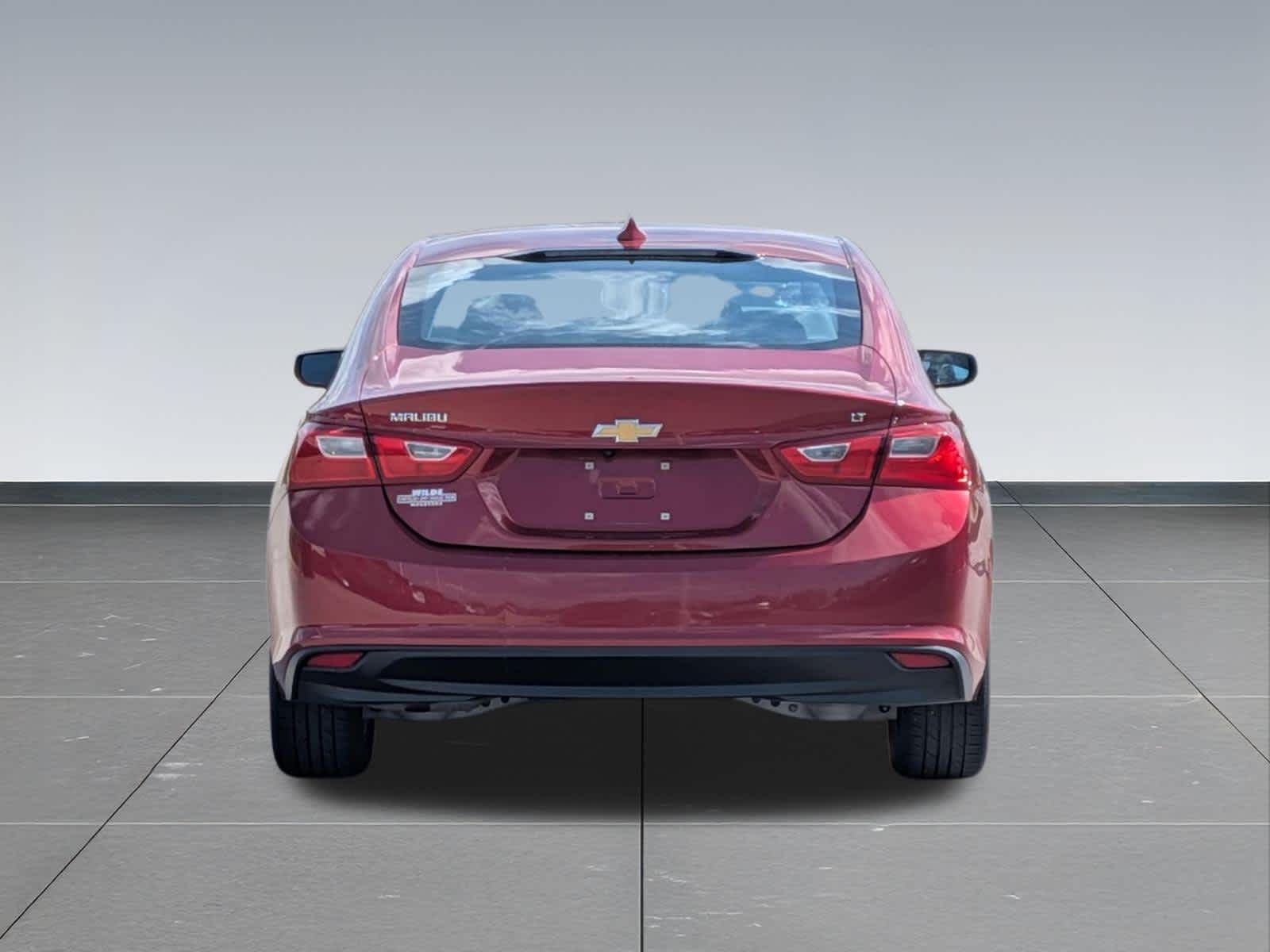 Thumbnail: 2016 Chevrolet Malibu - 4