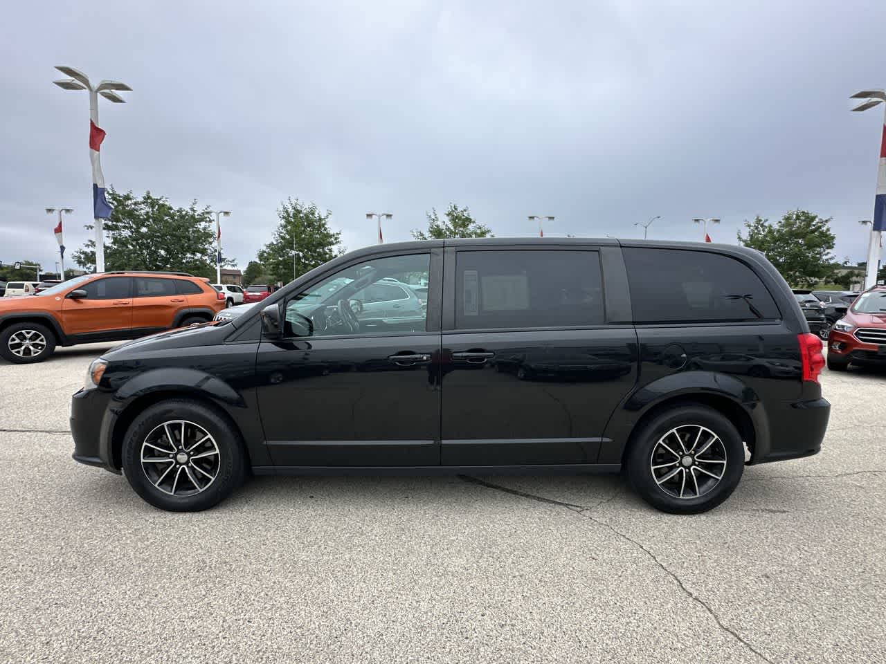 Used 2019 Dodge Grand Caravan GT with VIN 2C4RDGEGXKR618056 for sale in Waukesha, WI