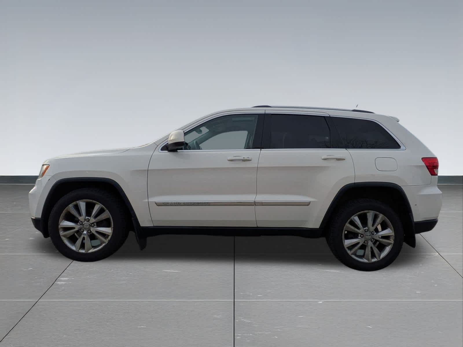 Thumbnail: 2012 Jeep Grand Cherokee - 3