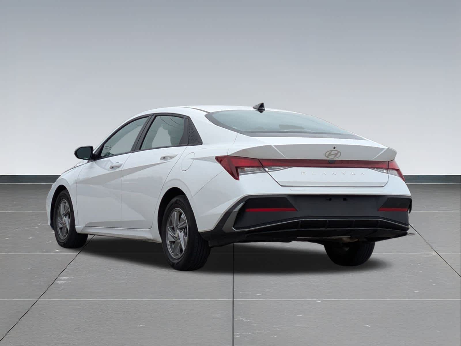 Thumbnail: 2025 Hyundai Elantra - 4