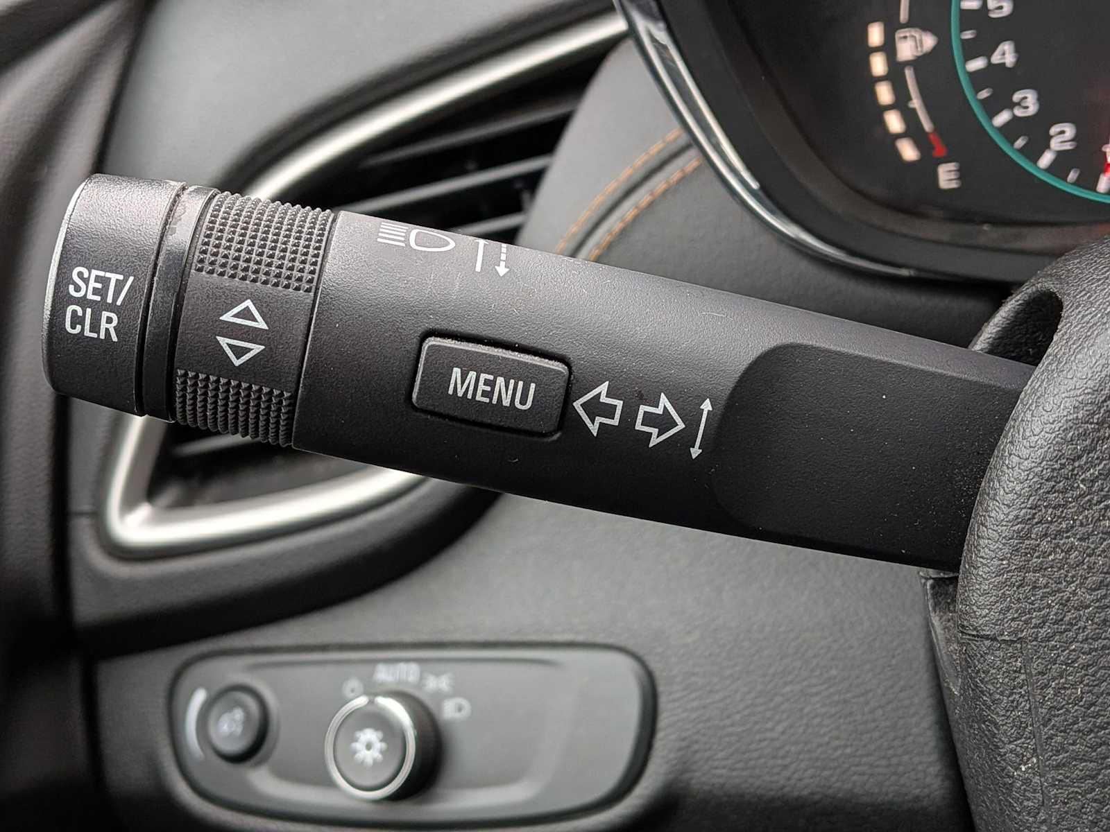 Thumbnail: 2017 Chevrolet Trax - 25