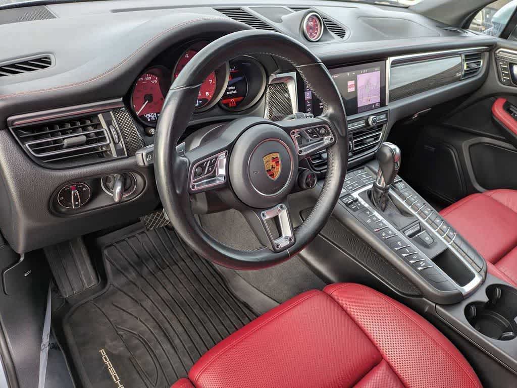 Thumbnail: 2021 Porsche Macan - 2