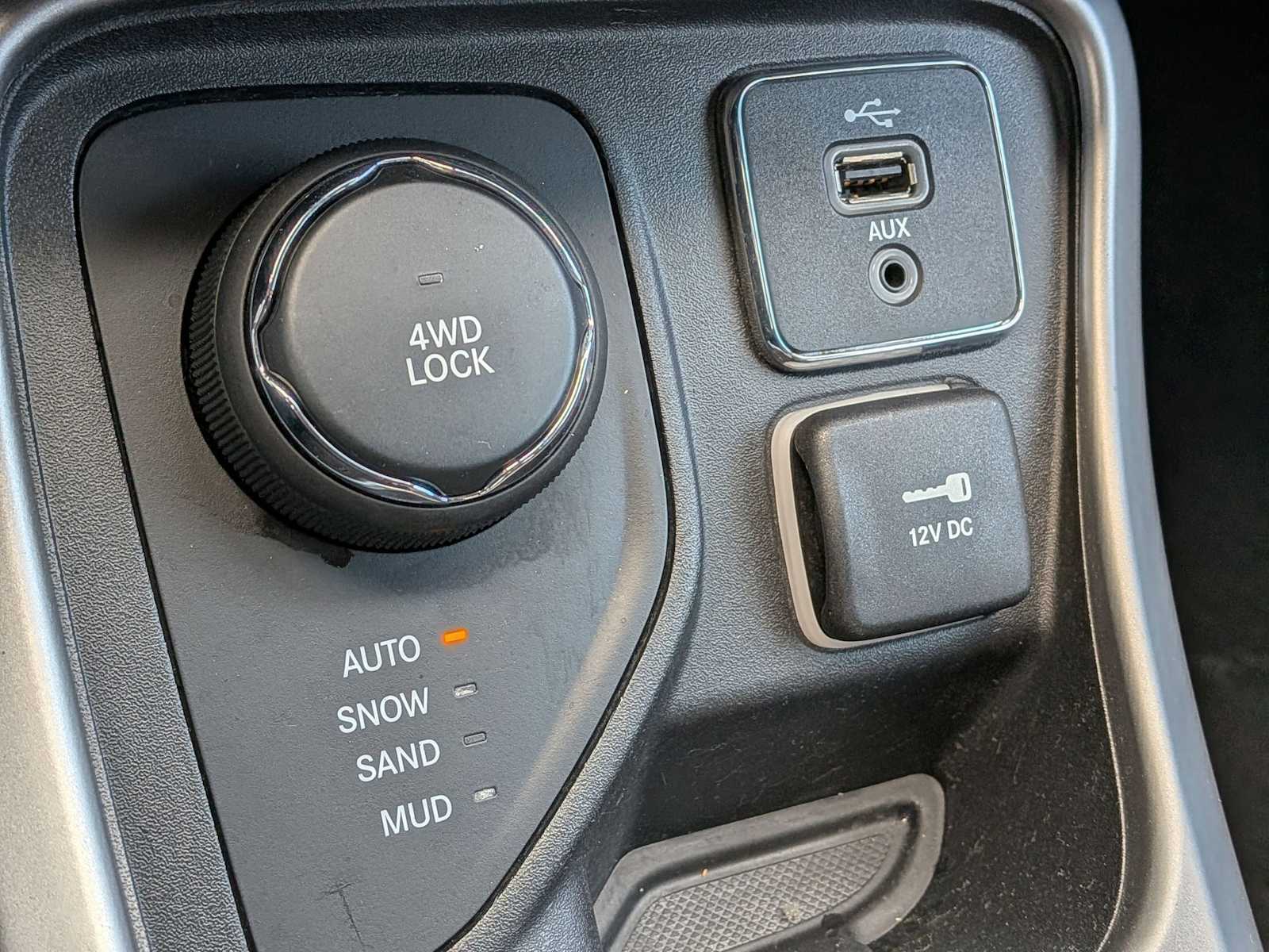 Thumbnail: 2018 Jeep Compass - 23