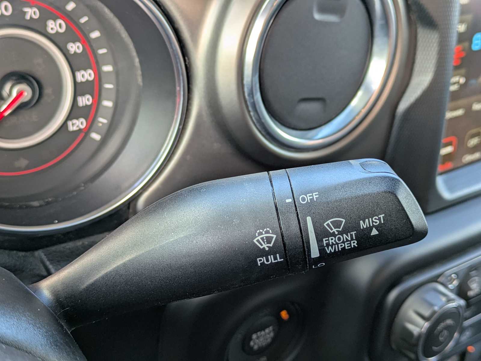 Thumbnail: 2019 Jeep Wrangler - 19