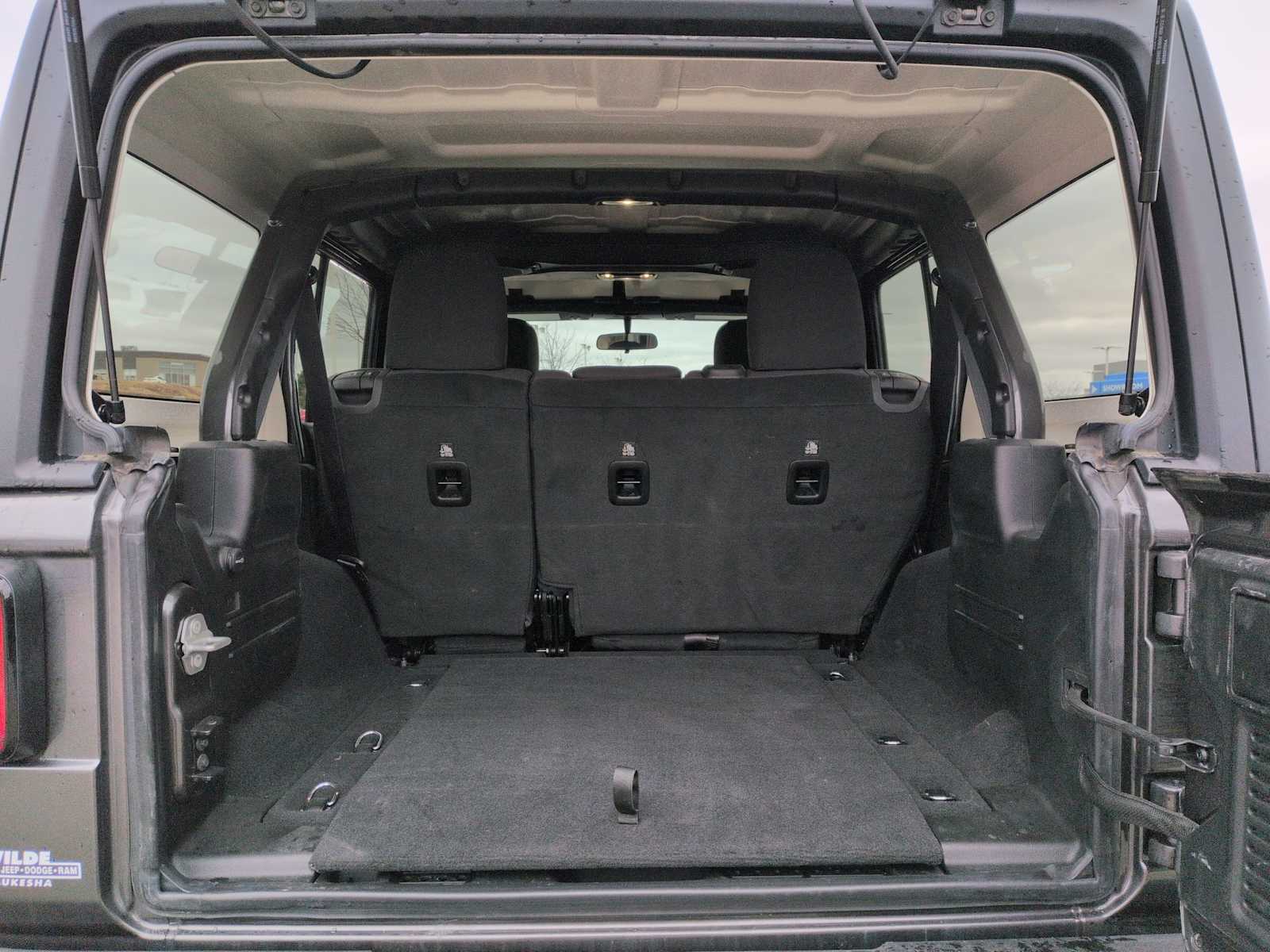 Thumbnail: 2023 Jeep Wrangler - 30