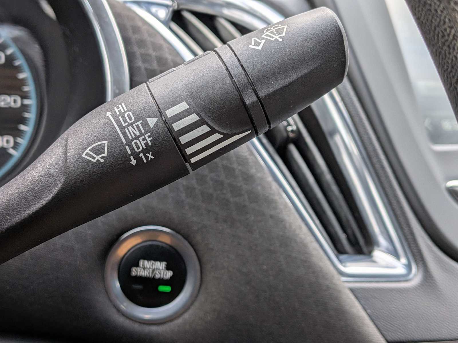 Thumbnail: 2018 Chevrolet Malibu - 24