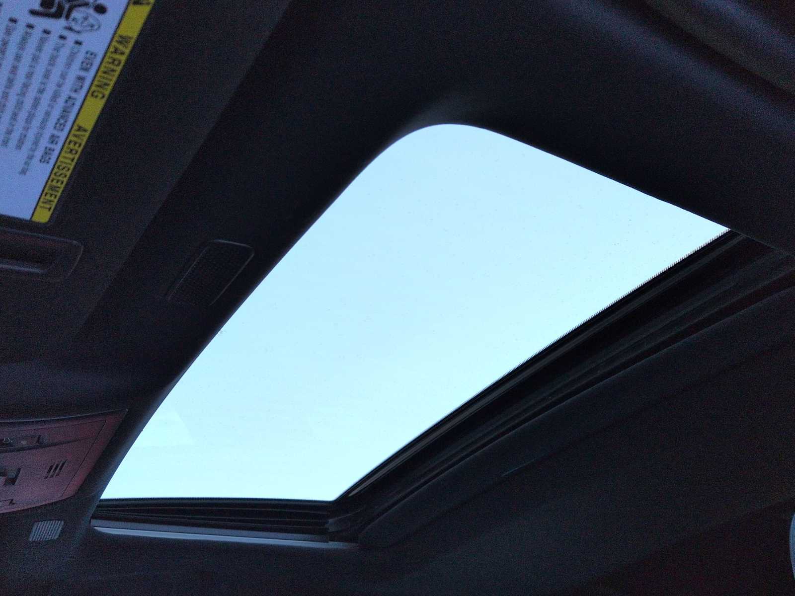 Thumbnail: 2022 Lexus ES - 18