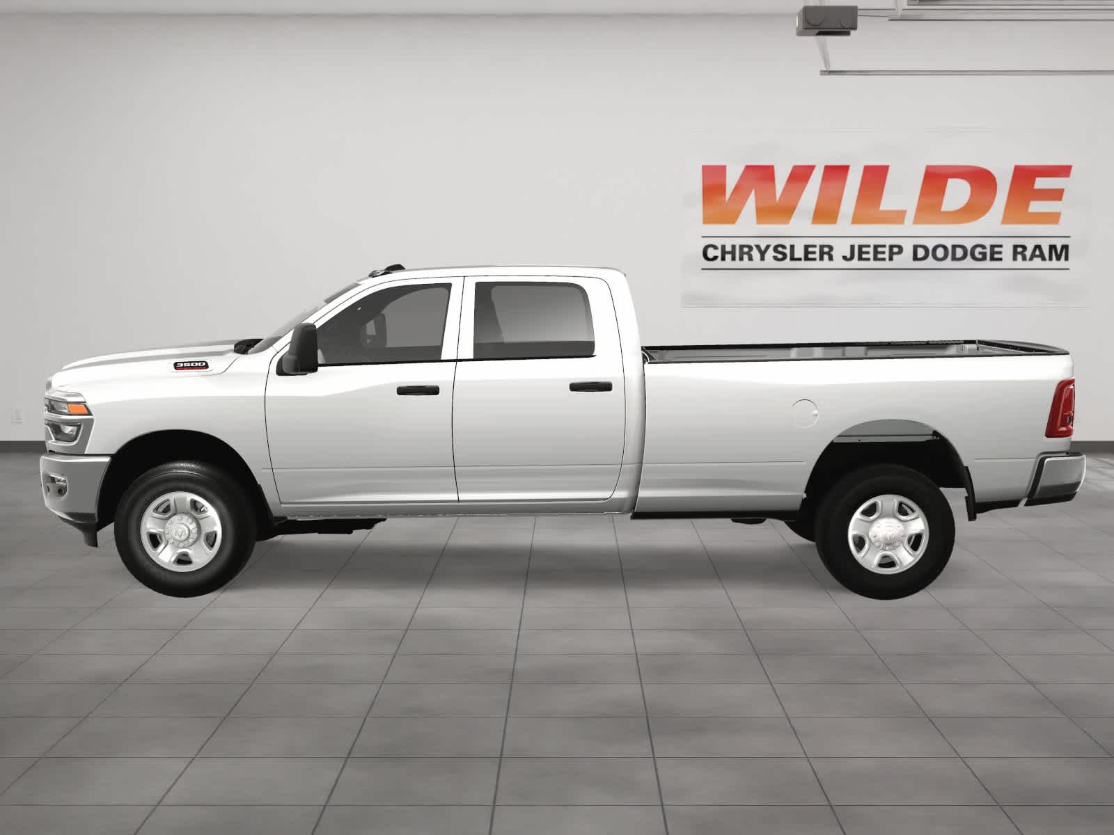 2025 Ram 3500 Tradesman photo 3