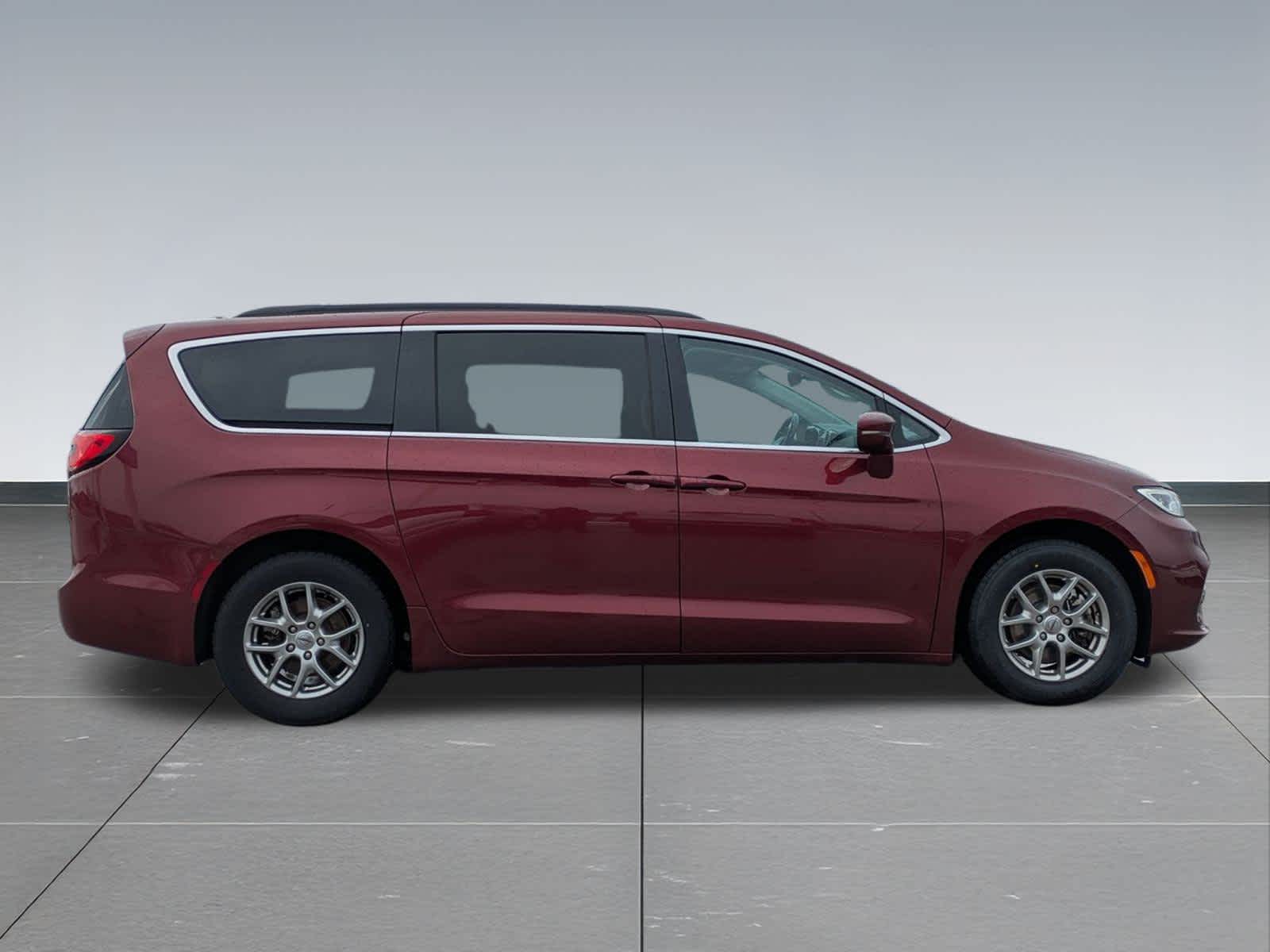 Thumbnail: 2021 Chrysler Pacifica - 7
