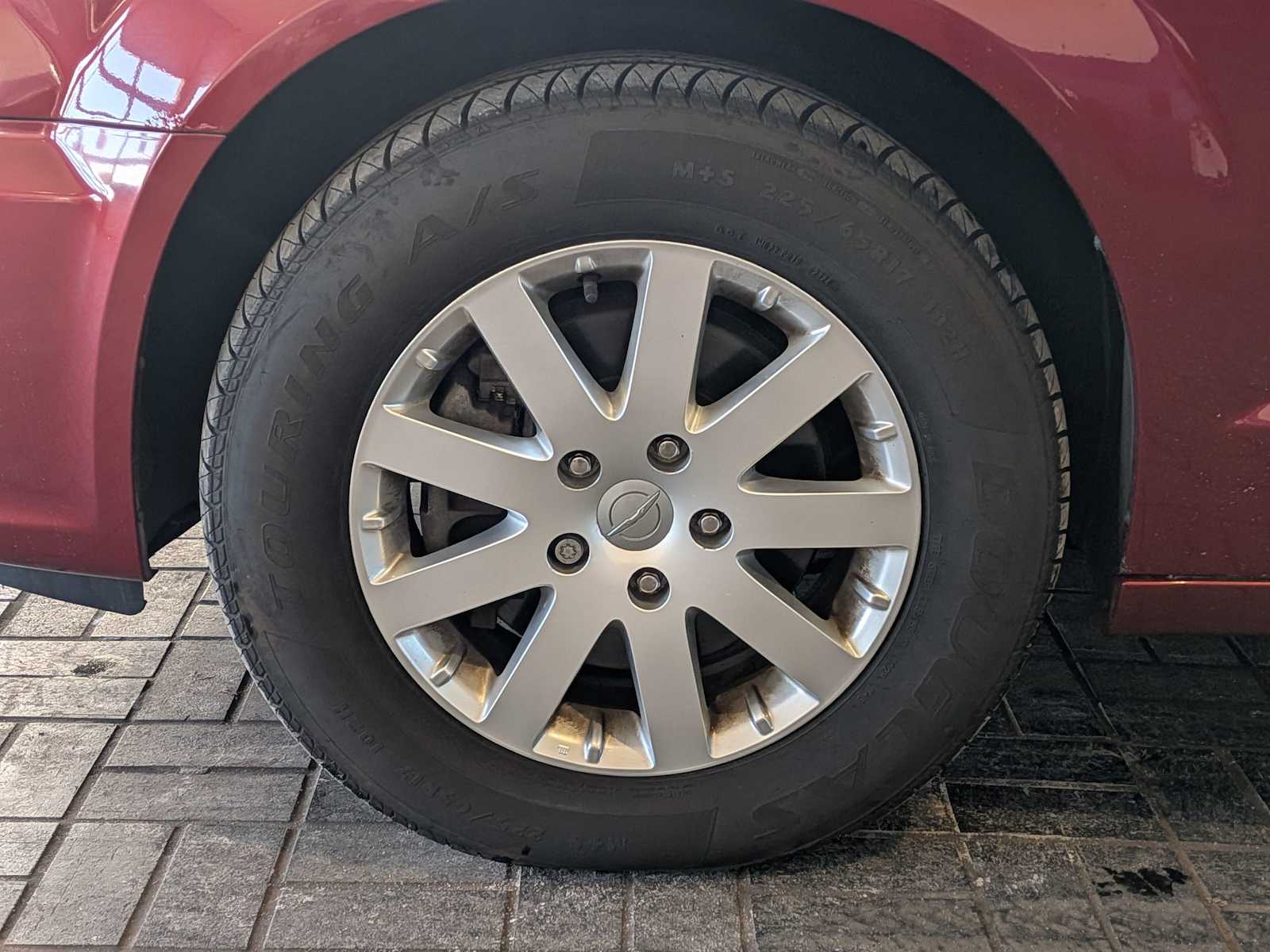 Thumbnail: 2012 Chrysler Town & Country - 12