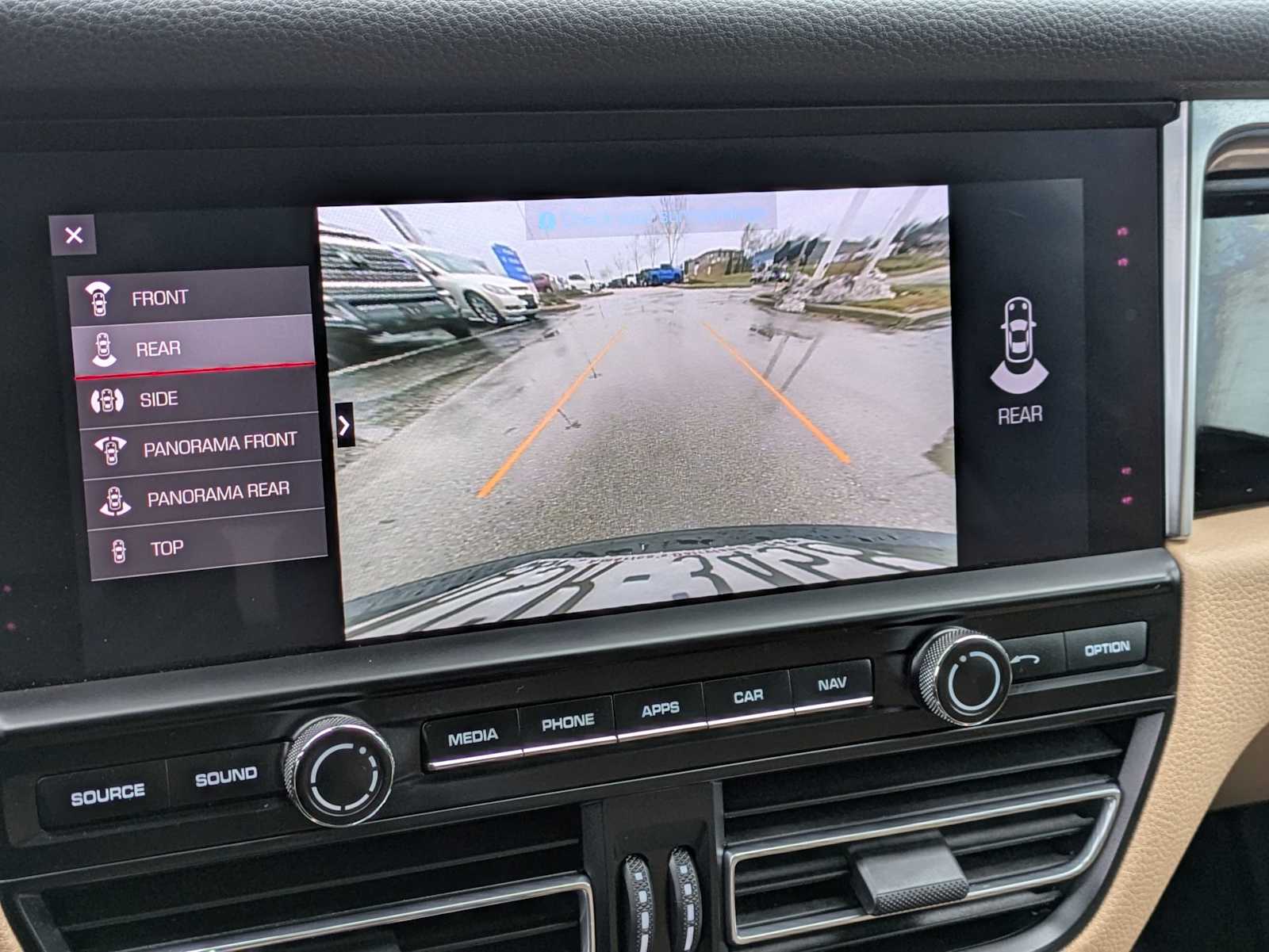 Thumbnail: 2021 Porsche Macan - 26