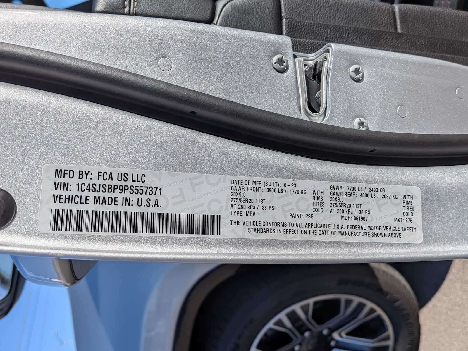 Thumbnail: 2023 Jeep Wagoneer - 35