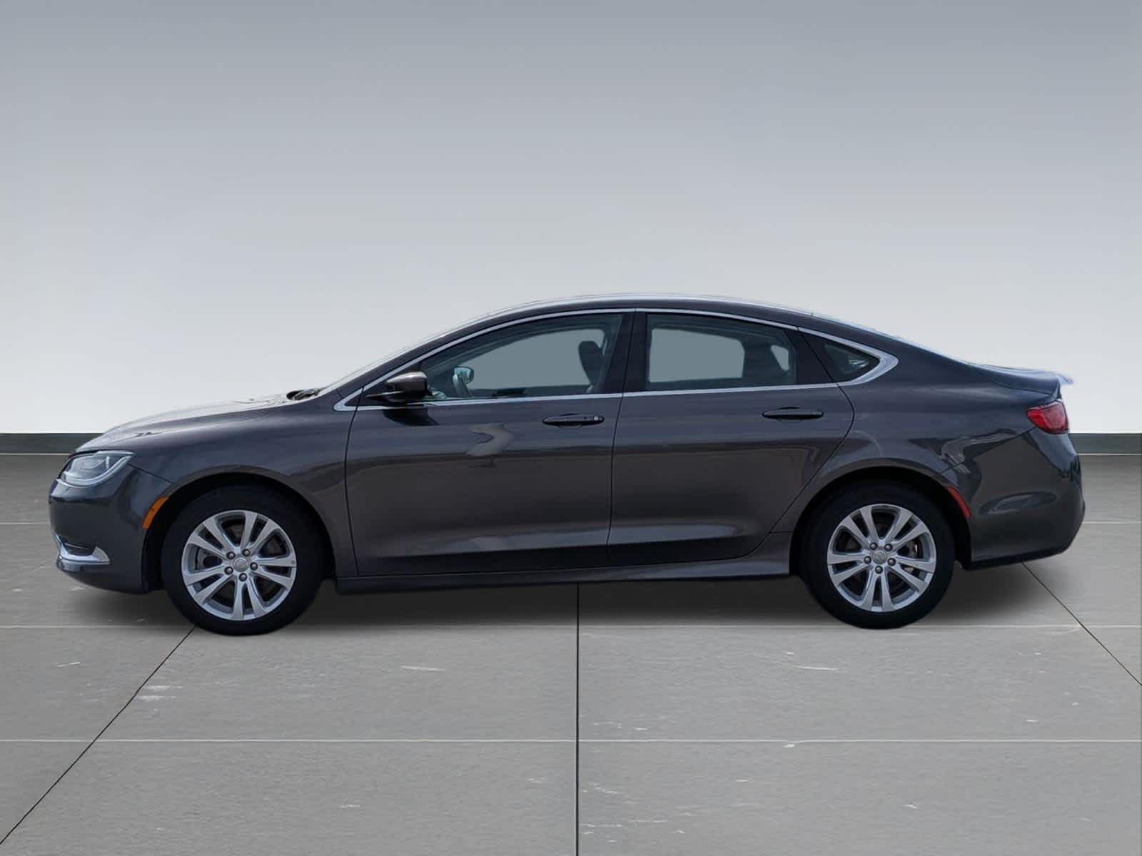 Thumbnail: 2016 Chrysler 200 - 2