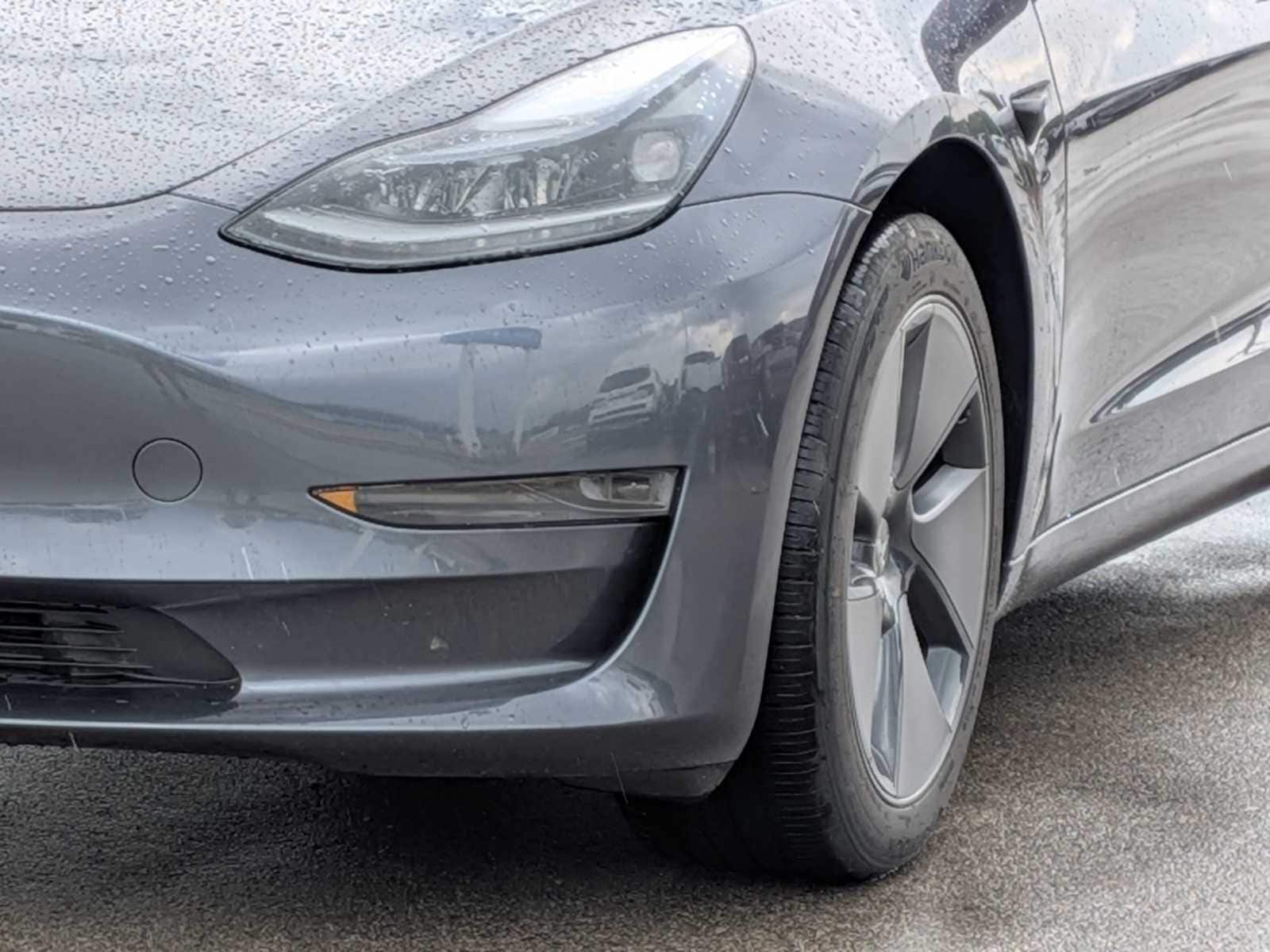 Thumbnail: 2023 Tesla Model 3 - 11