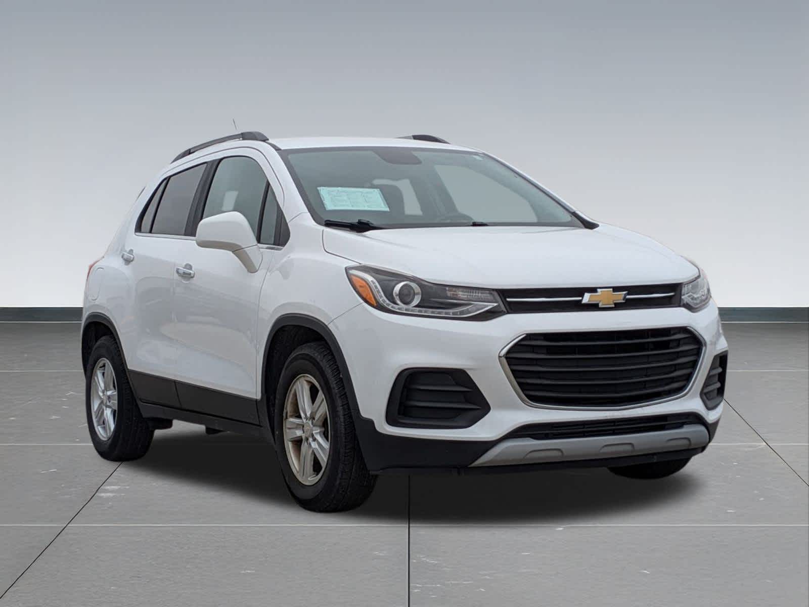 Thumbnail: 2017 Chevrolet Trax - 8