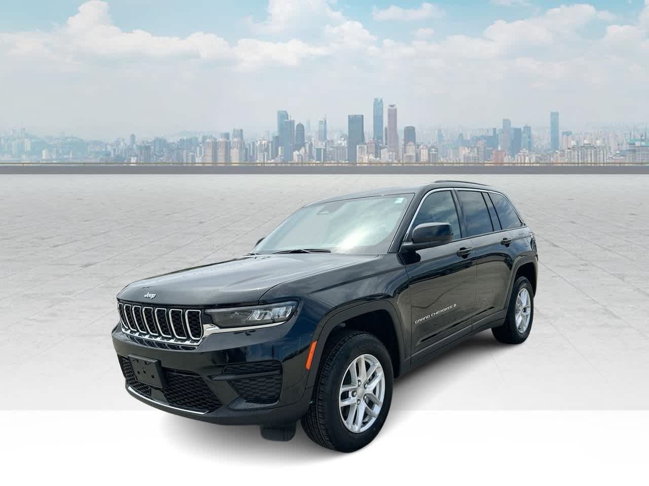 2025 Jeep Grand Cherokee Laredo -
                  Waukesha, WI