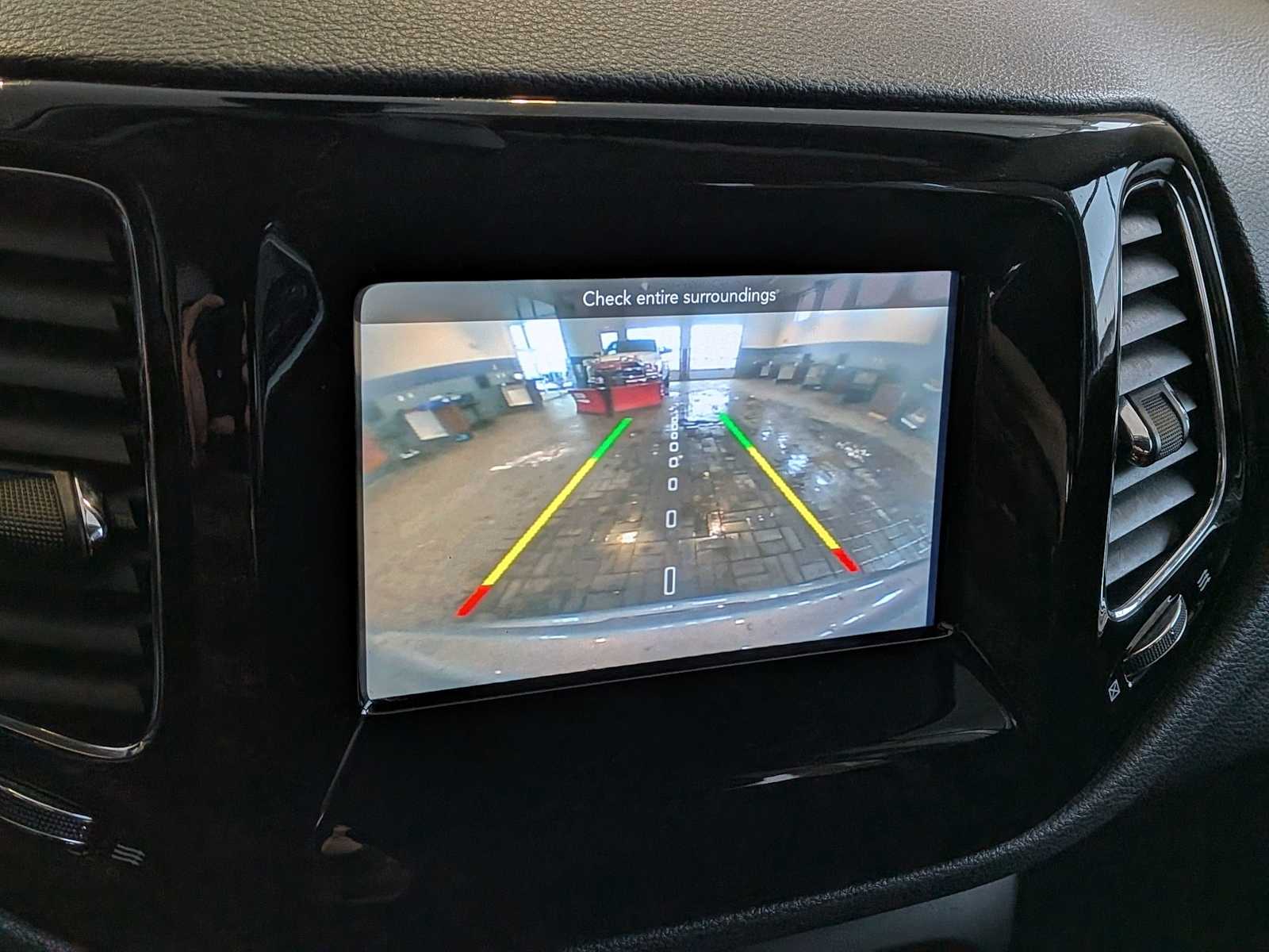 Thumbnail: 2018 Jeep Compass - 27