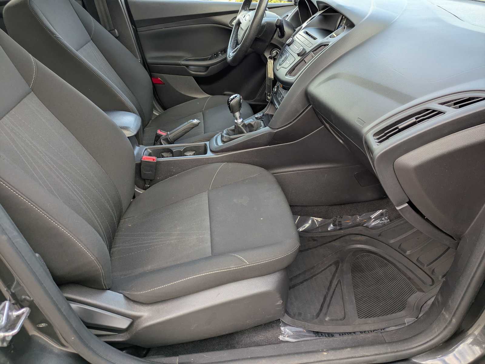 Thumbnail: 2015 Ford Focus - 19