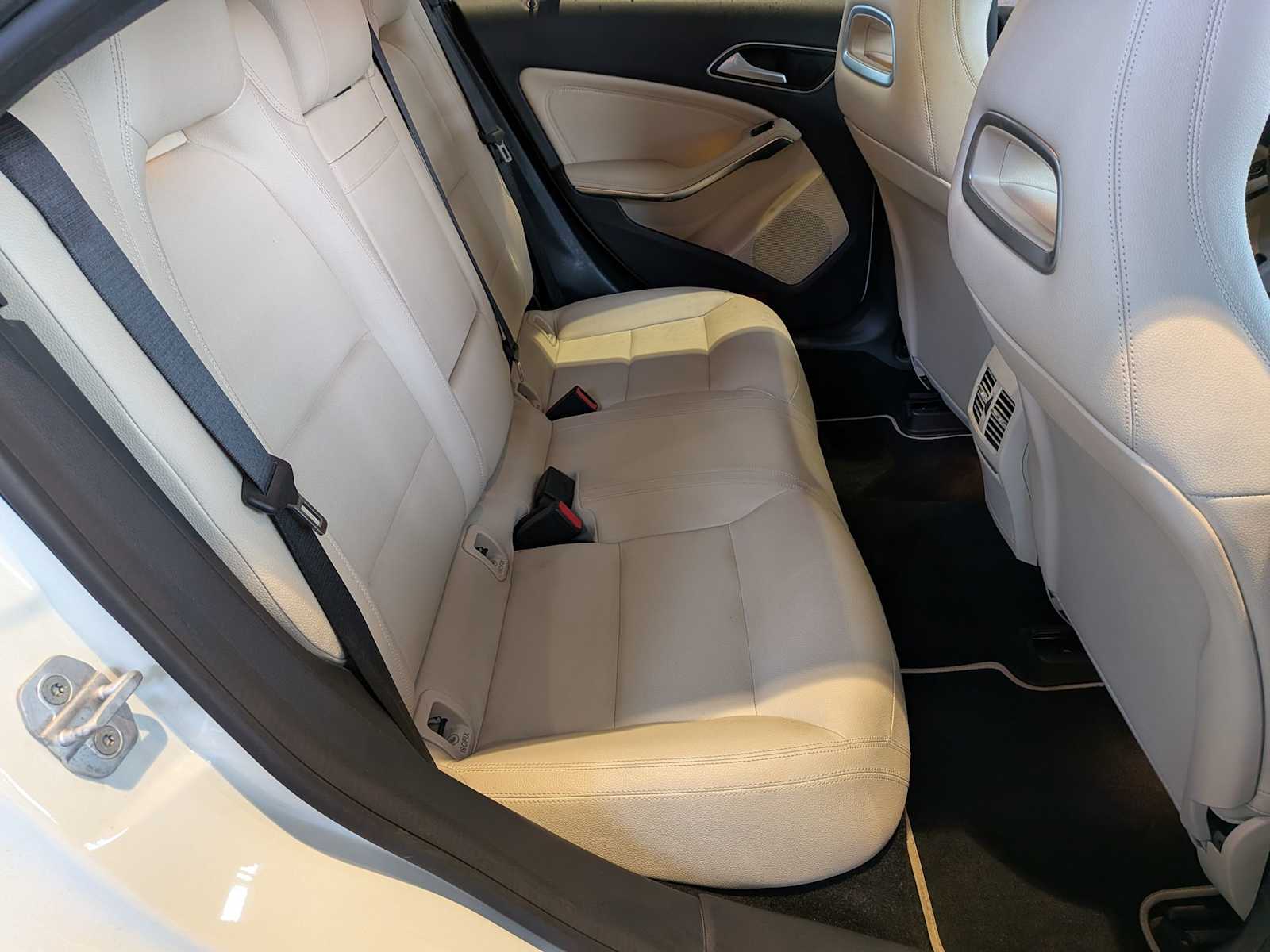 Thumbnail: 2015 Mercedes-Benz CLA - 18