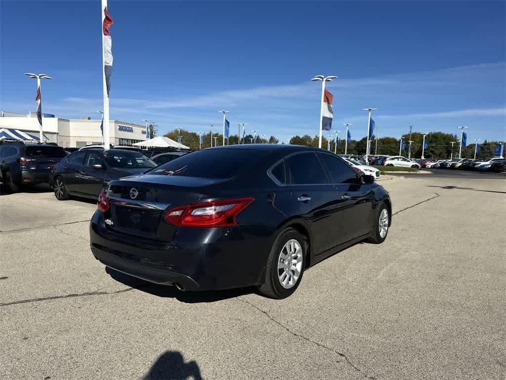 Thumbnail: 2016 Nissan Altima - 6