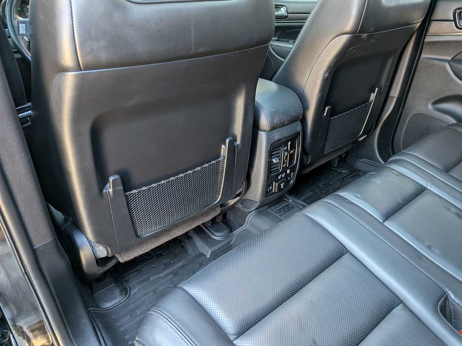 Thumbnail: 2020 Jeep Grand Cherokee - 18