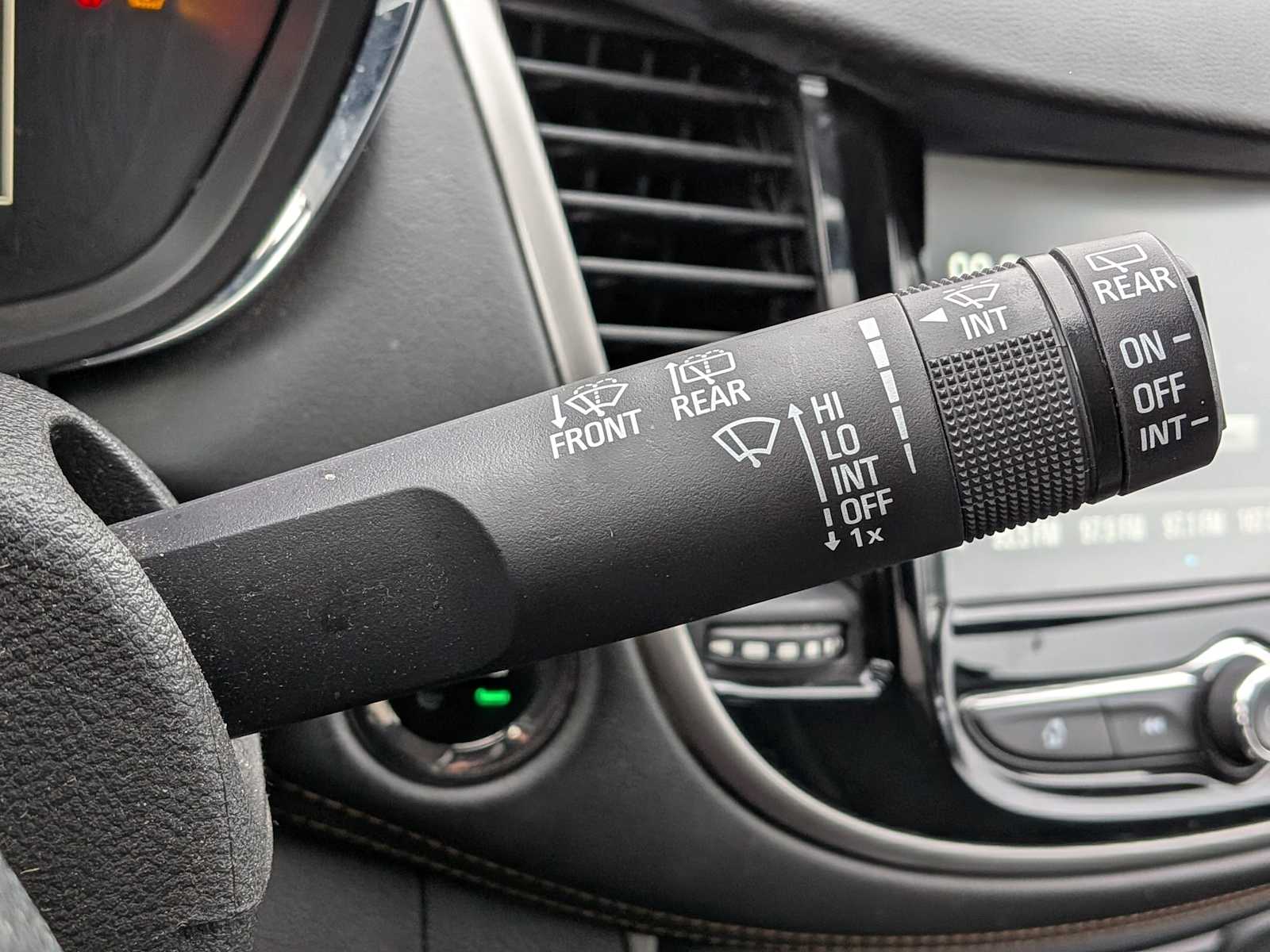 Thumbnail: 2017 Chevrolet Trax - 24