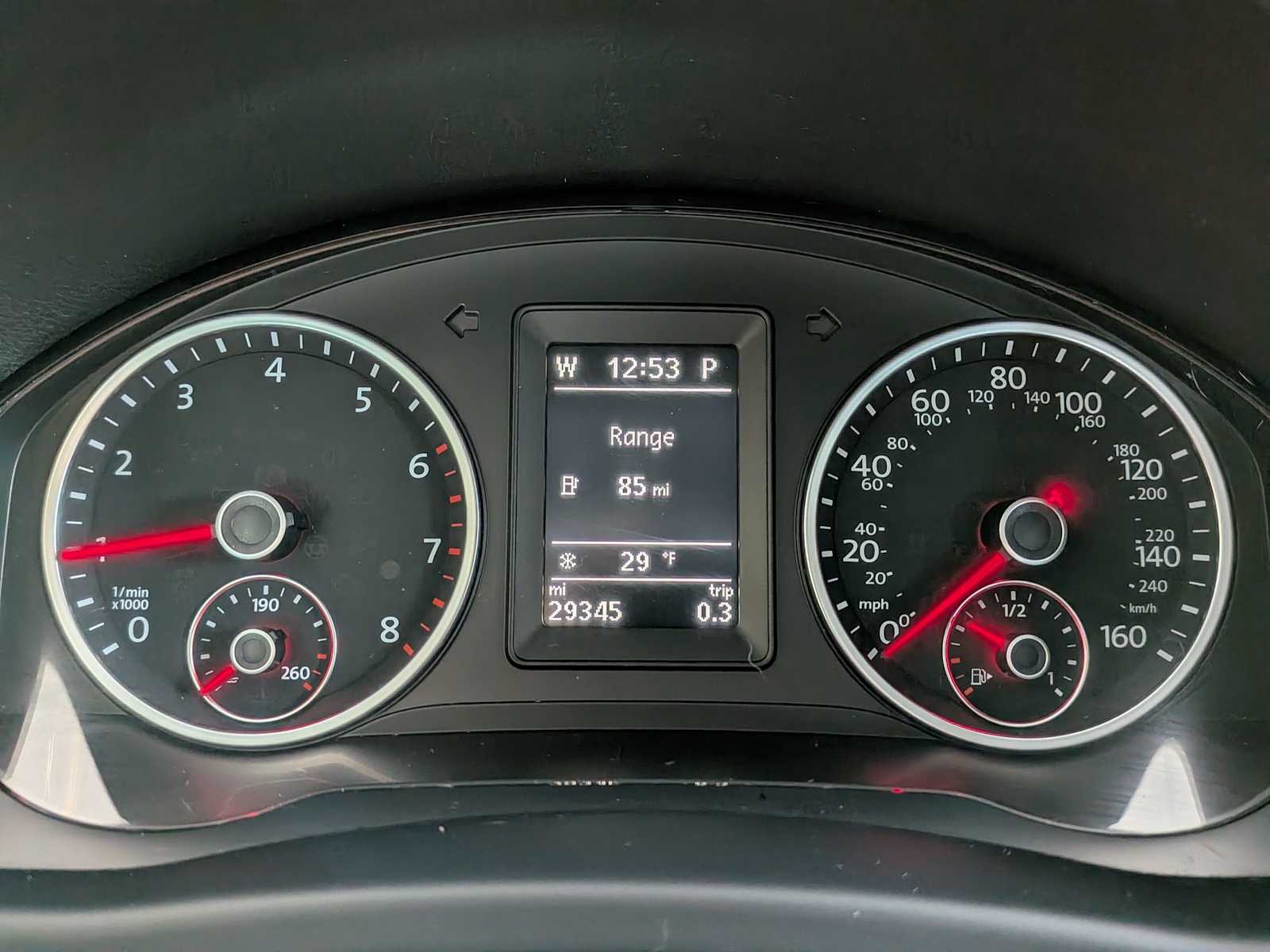 Thumbnail: 2014 Volkswagen Tiguan - 28