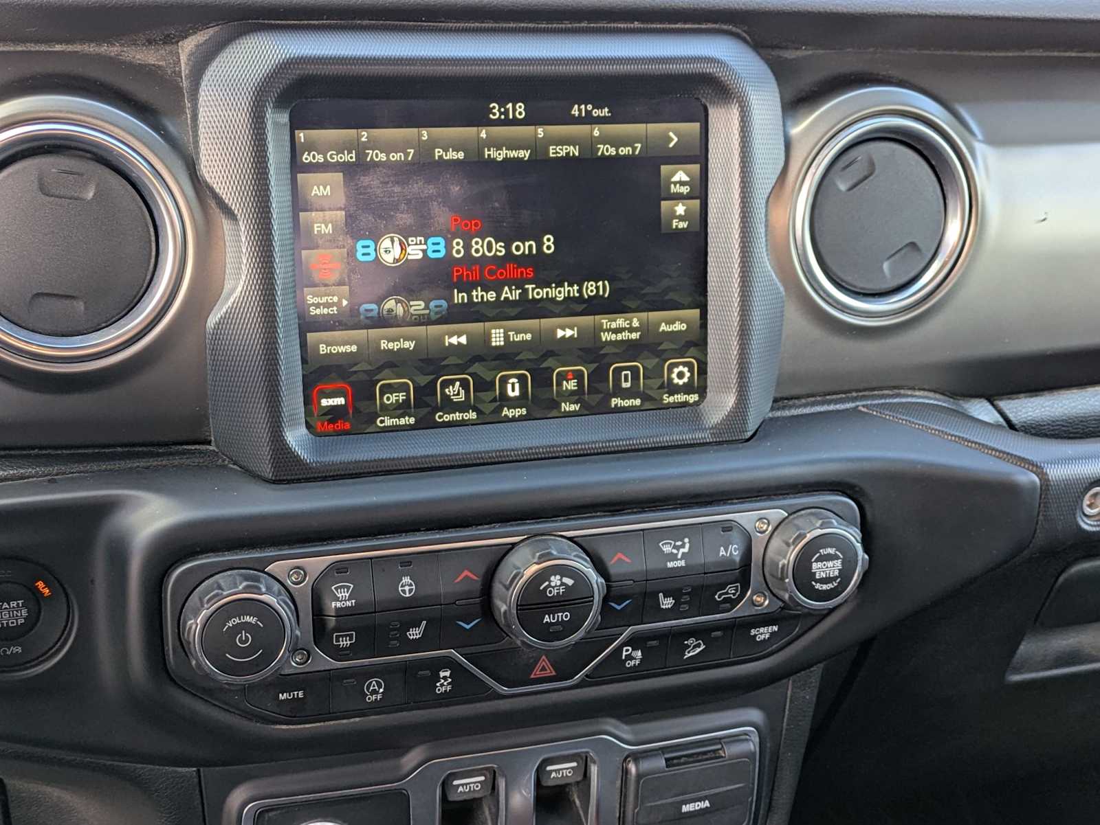 Thumbnail: 2019 Jeep Wrangler - 21