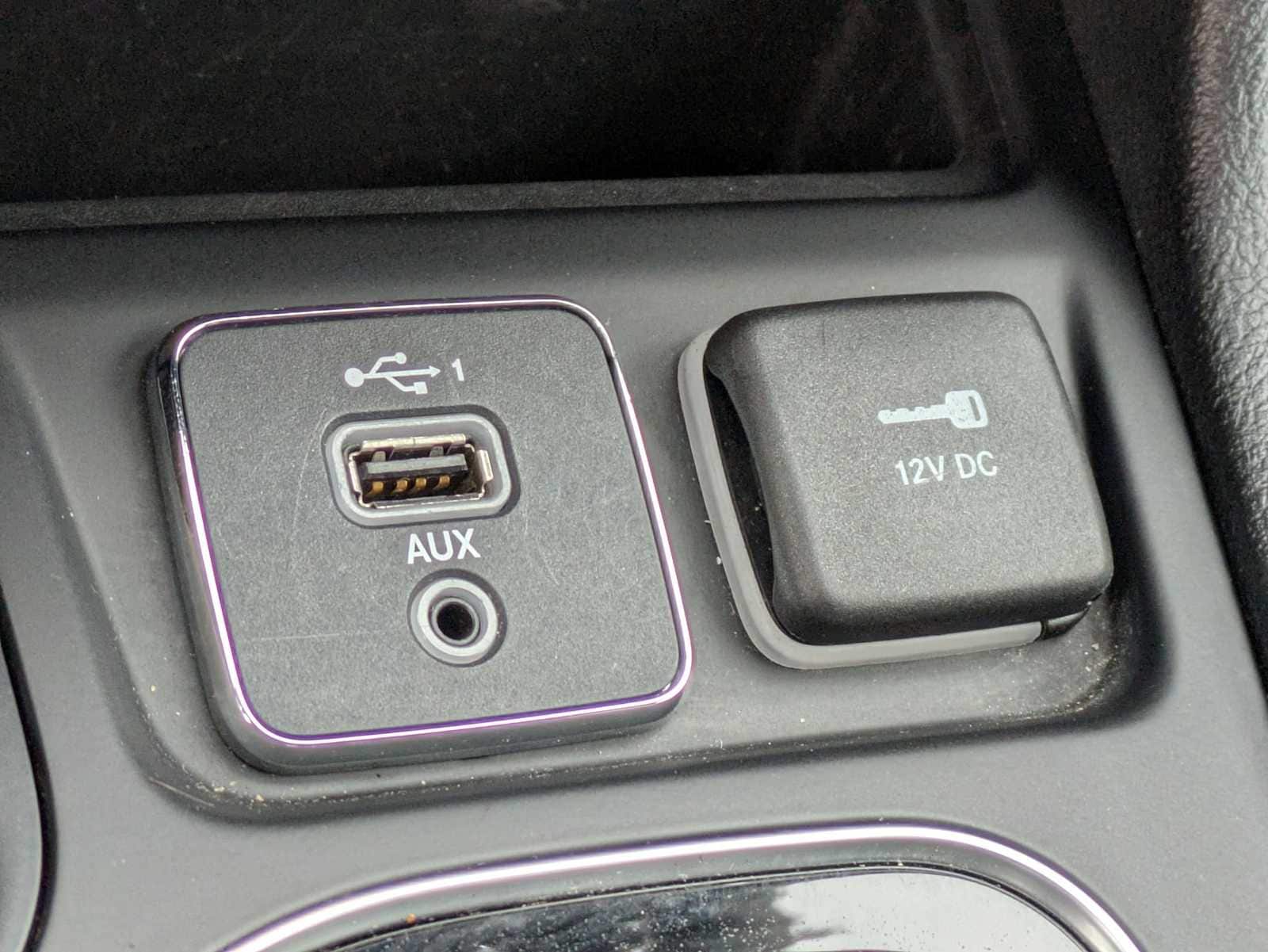 Thumbnail: 2021 Jeep Cherokee - 30