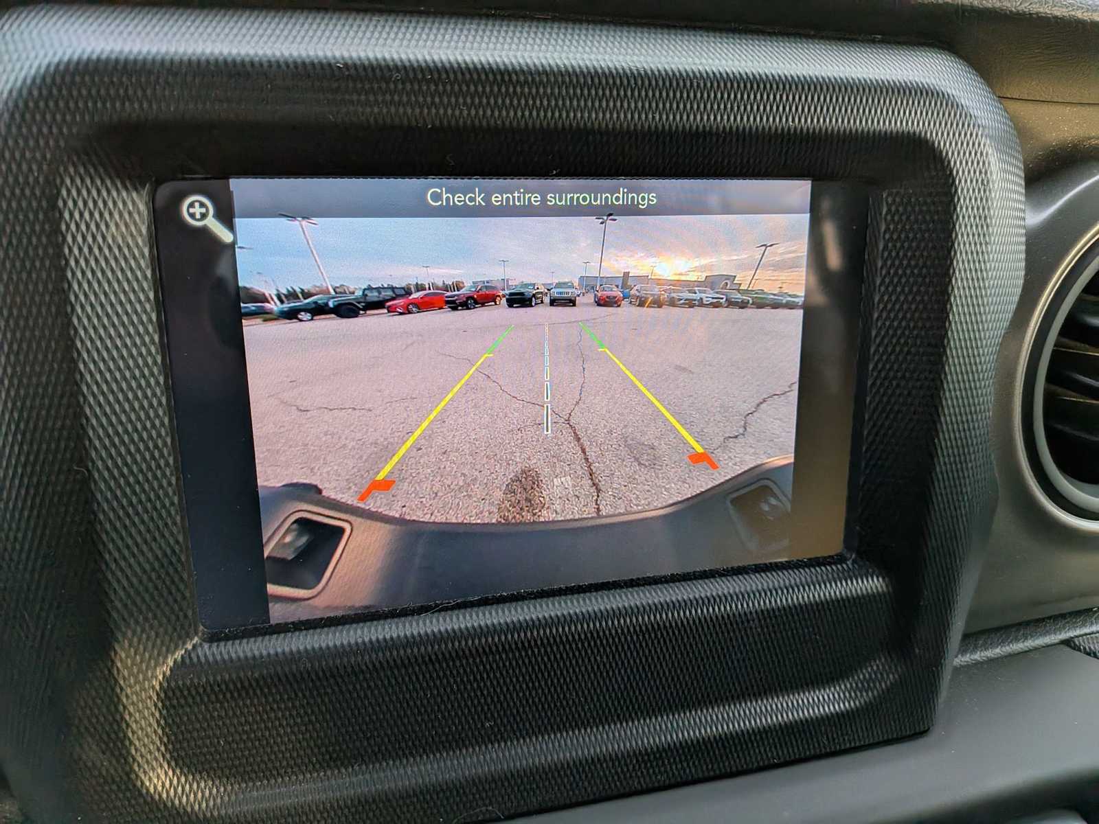 Thumbnail: 2023 Jeep Gladiator - 25