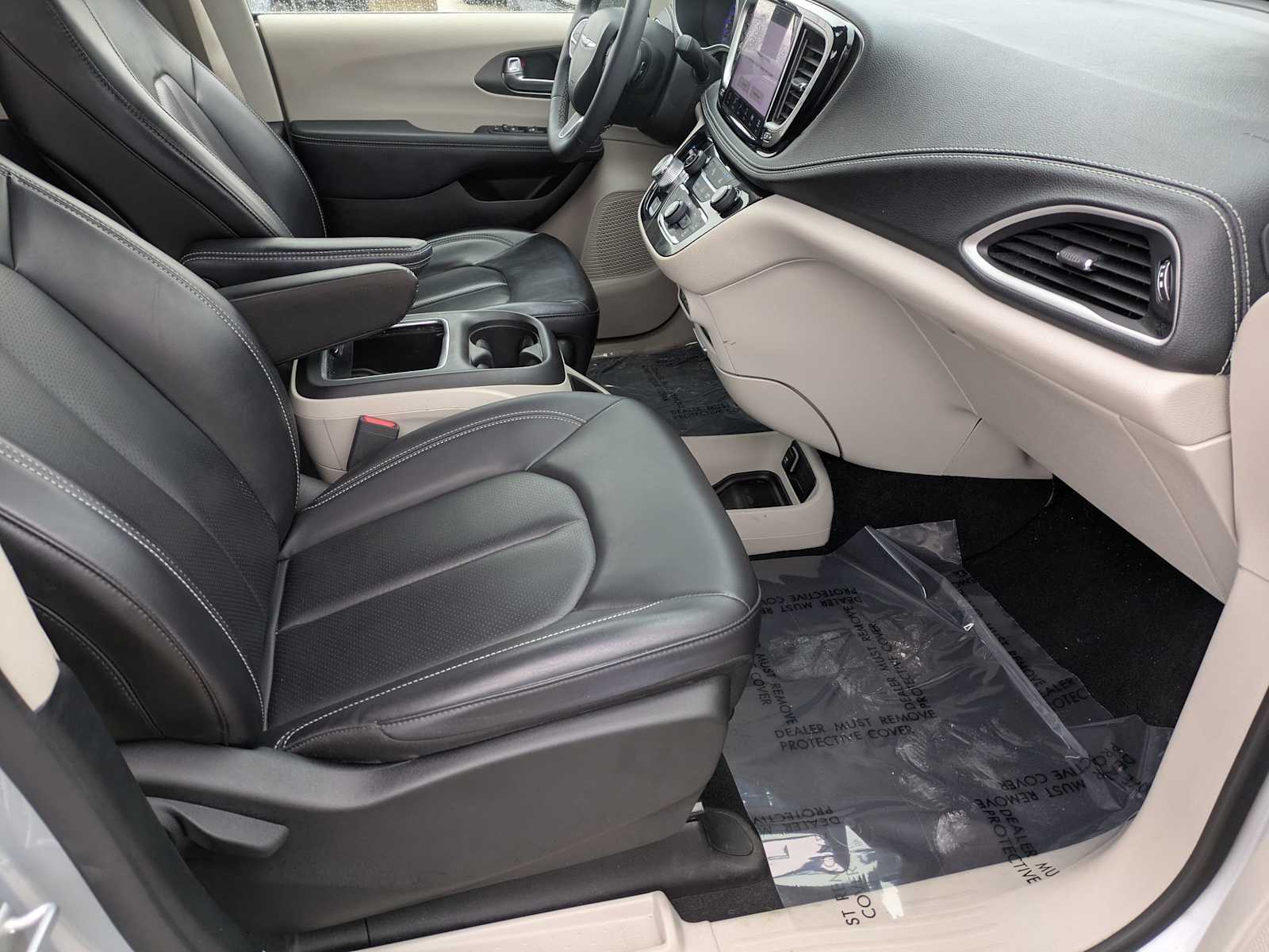 Thumbnail: 2023 Chrysler Pacifica - 20