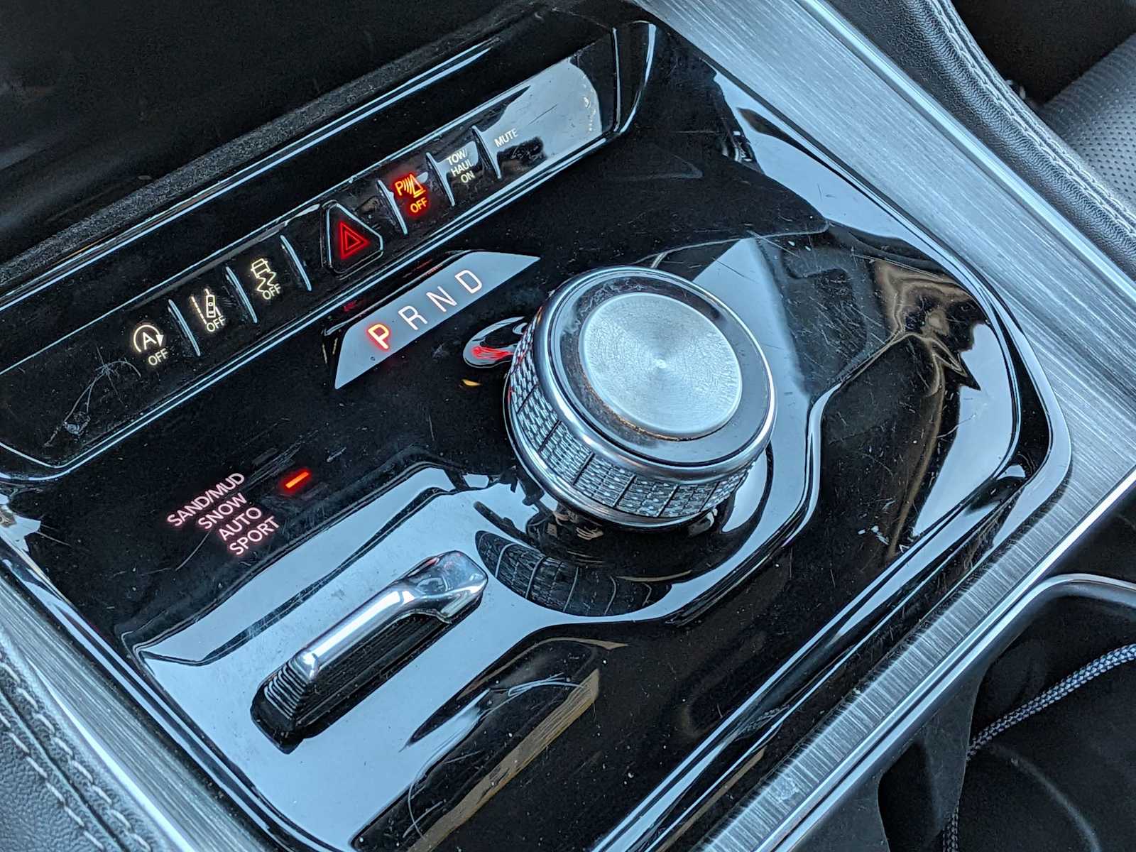 Thumbnail: 2023 Jeep Wagoneer - 29