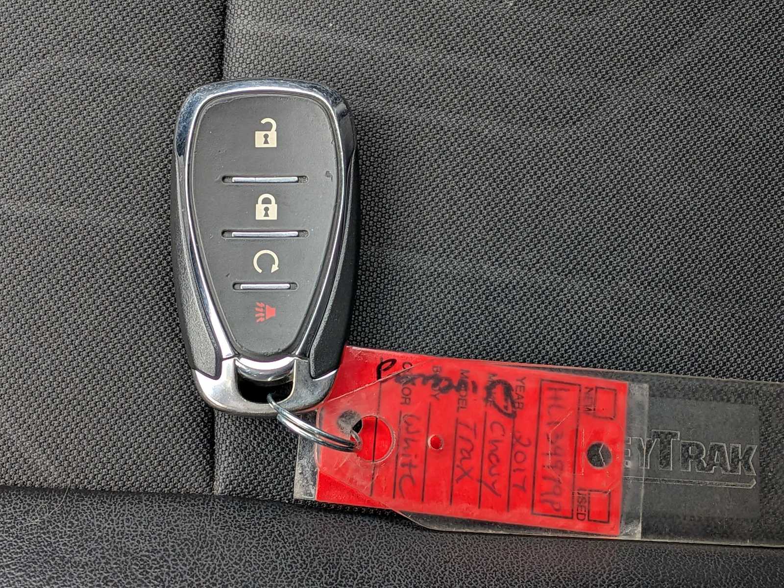 Thumbnail: 2017 Chevrolet Trax - 32