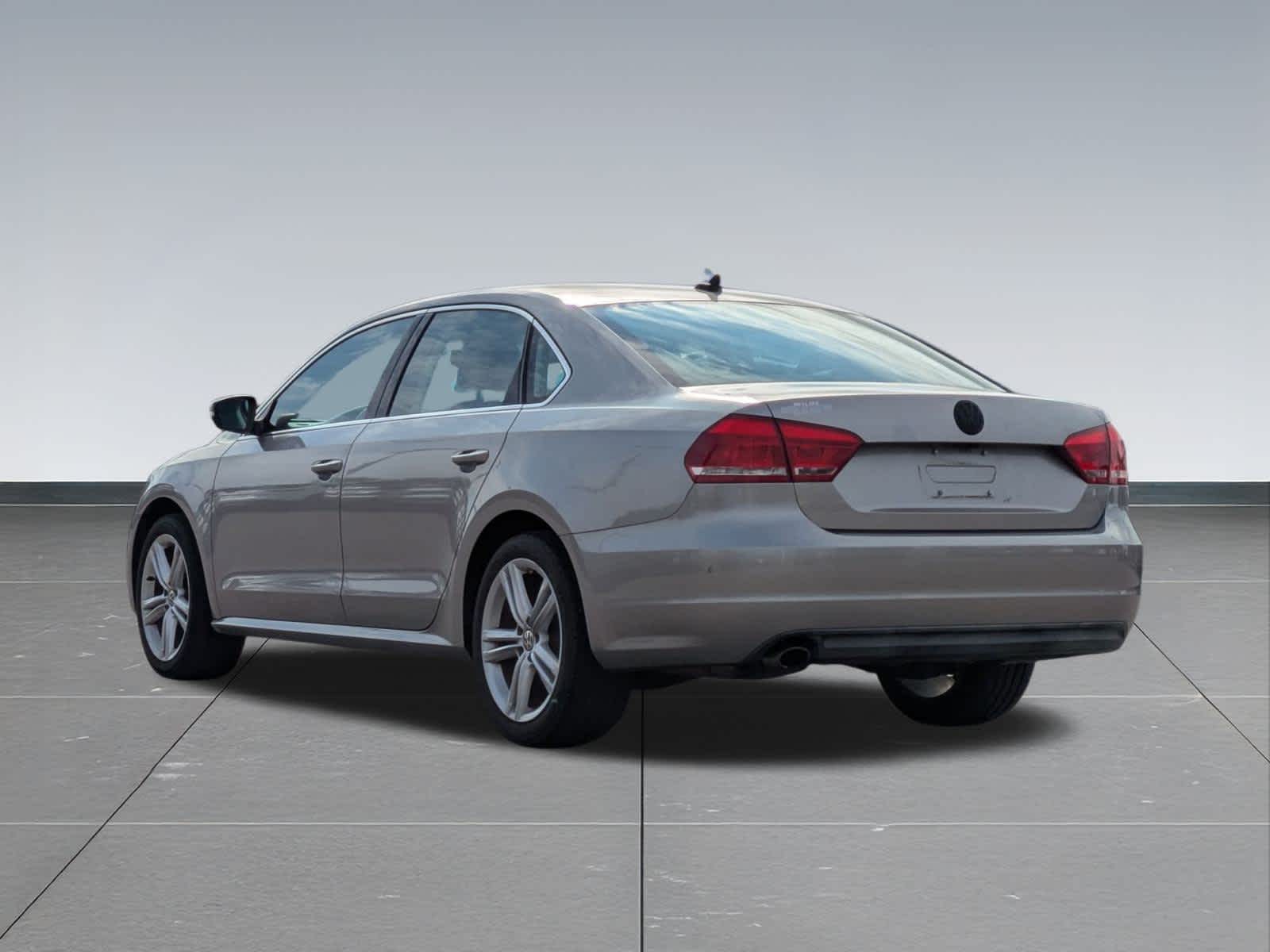 Thumbnail: 2014 Volkswagen Passat - 4