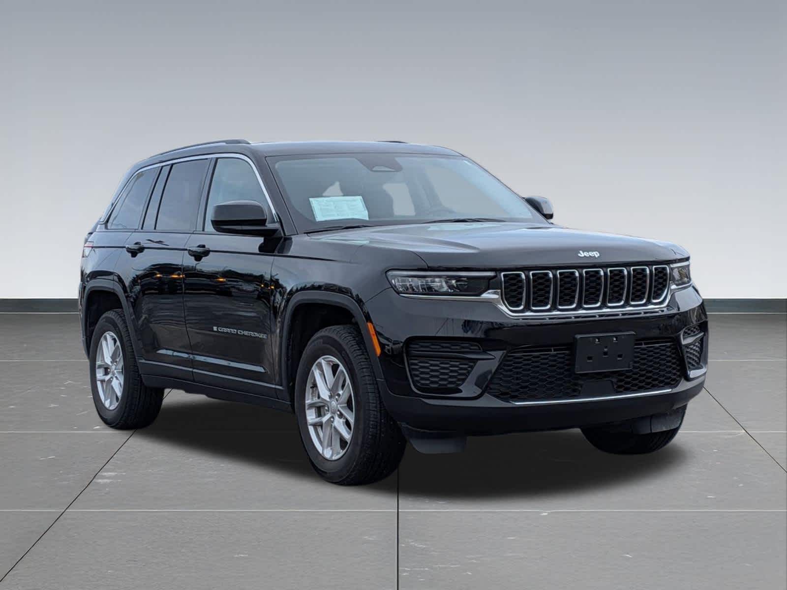 Thumbnail: 2023 Jeep Grand Cherokee - 8