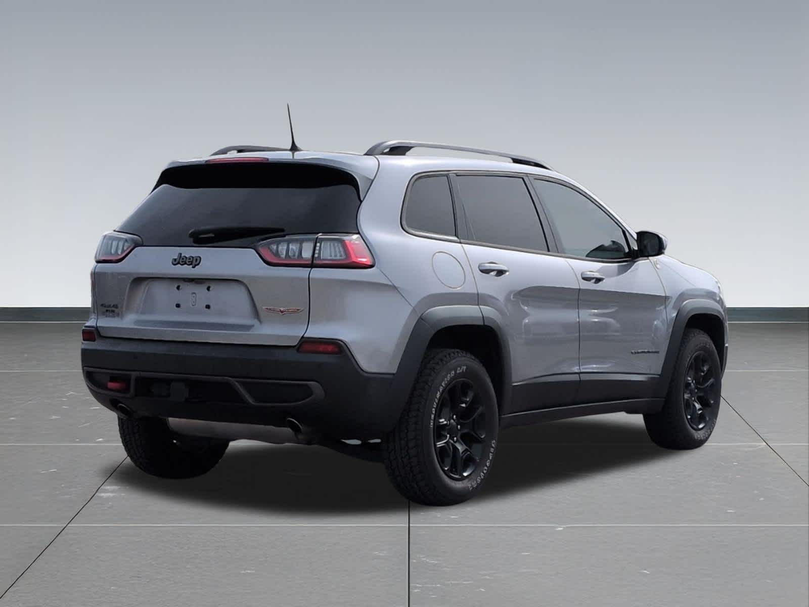 Thumbnail: 2021 Jeep Cherokee - 6