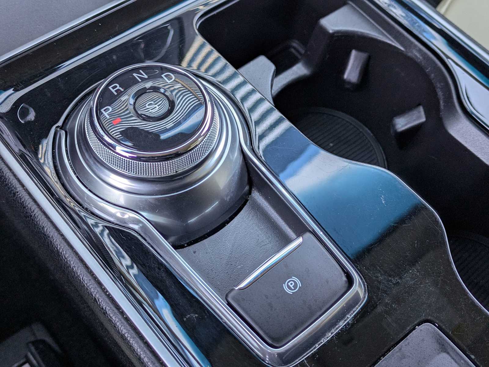 Thumbnail: 2019 Ford Edge - 28