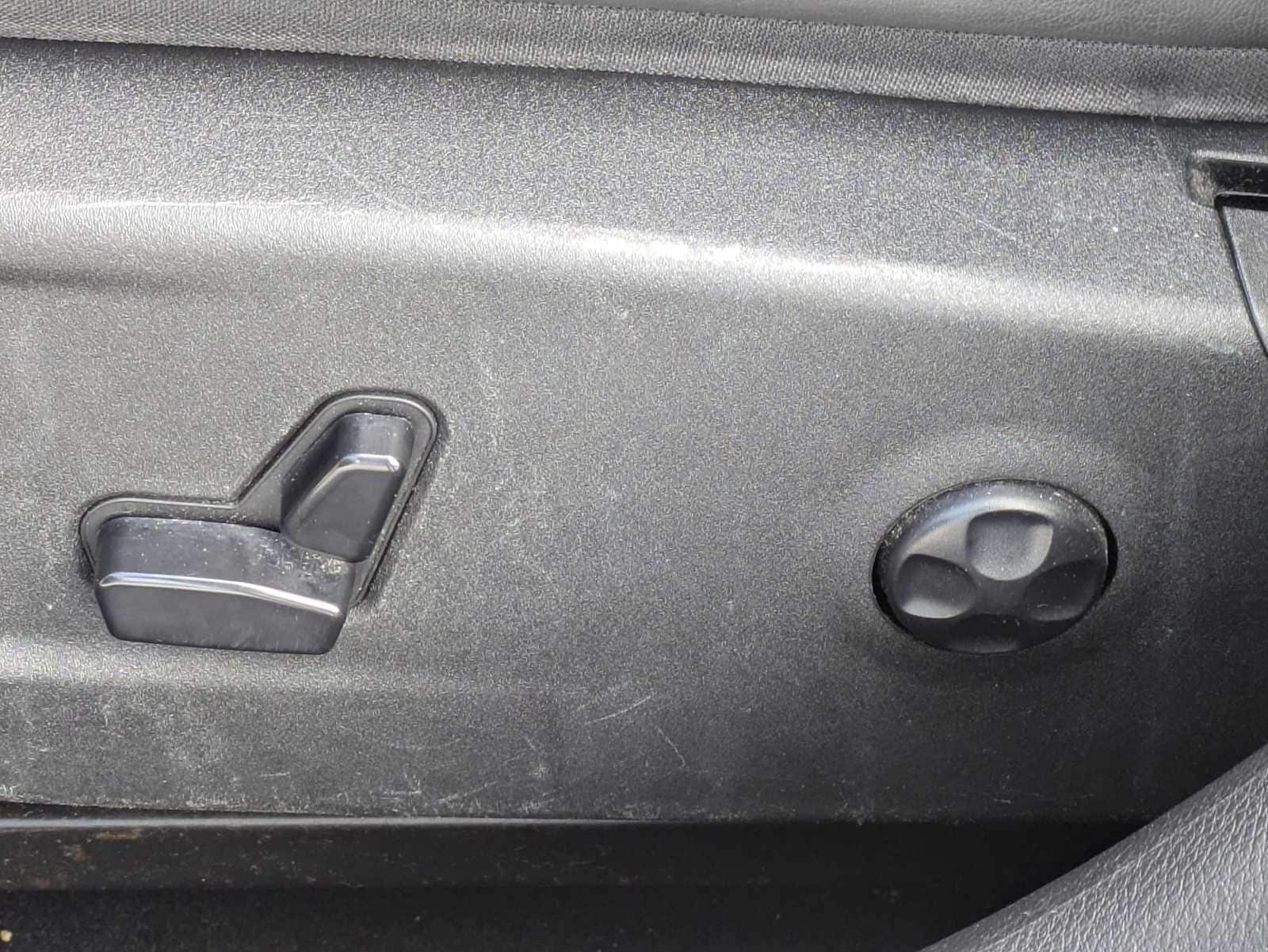 Thumbnail: 2020 Dodge Charger - 16