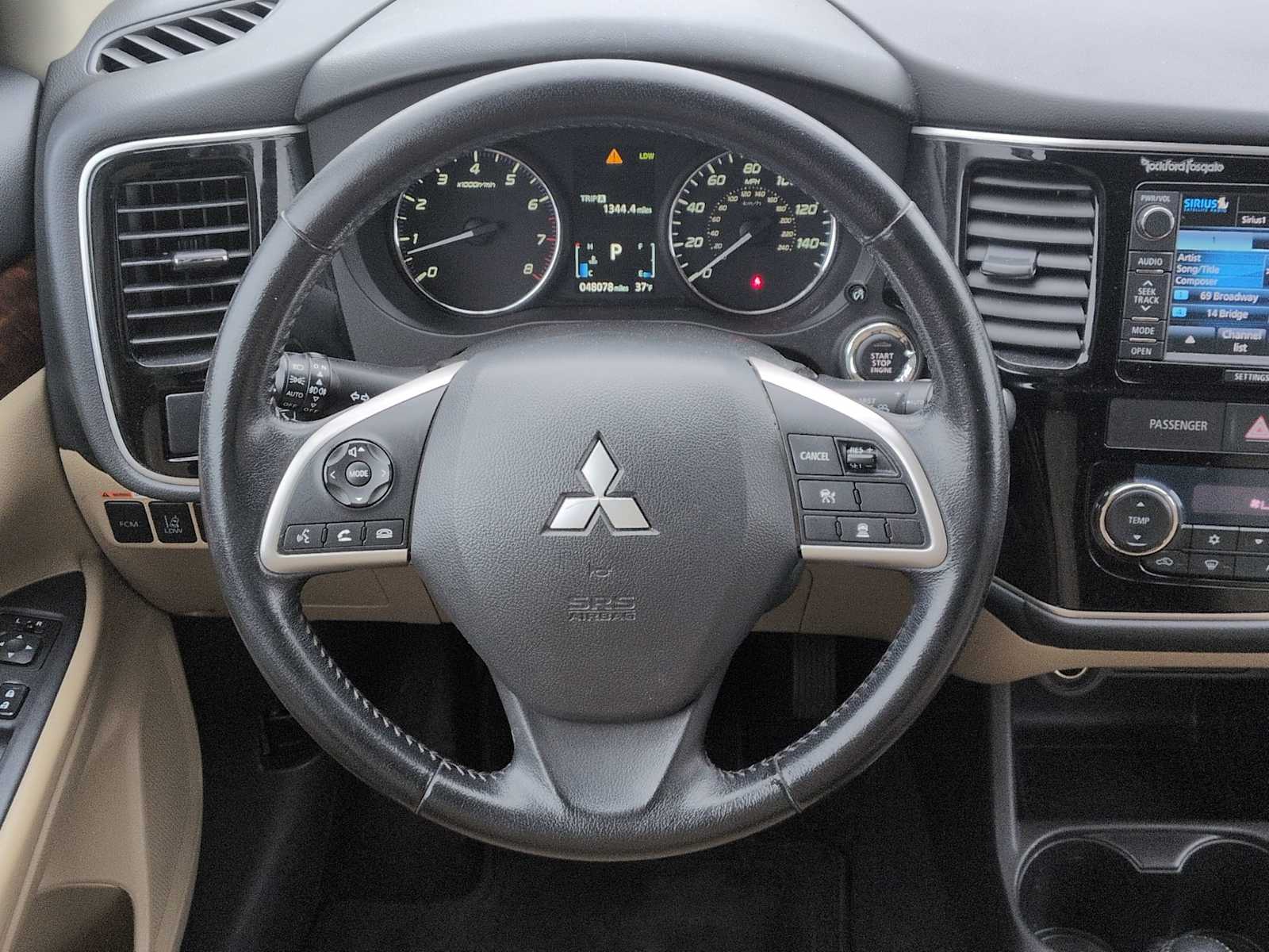 Thumbnail: 2014 Mitsubishi Outlander - 22