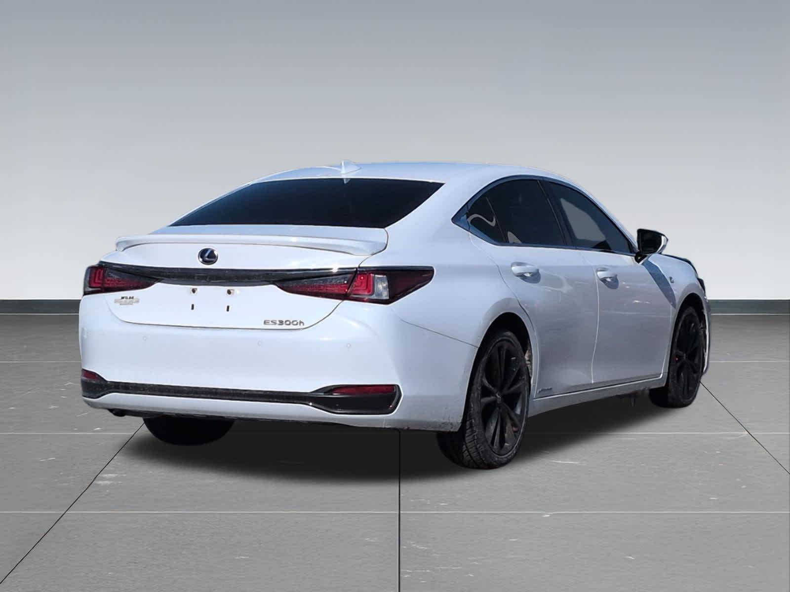 Thumbnail: 2022 Lexus ES - 6