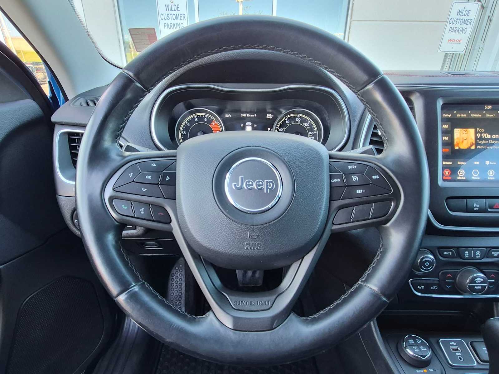 Thumbnail: 2019 Jeep Cherokee - 20