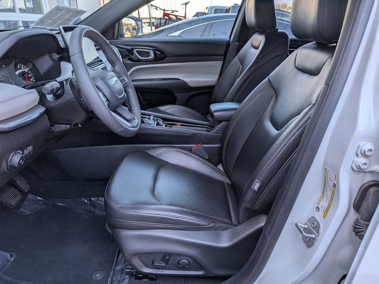 Thumbnail: 2024 Jeep Compass - 15