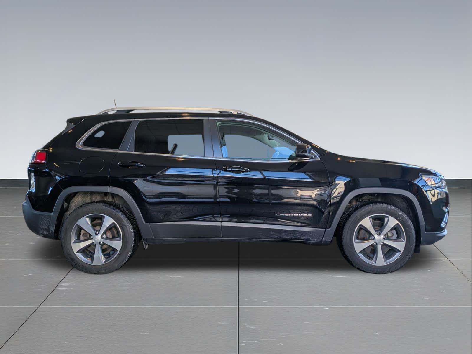 Thumbnail: 2020 Jeep Cherokee - 7