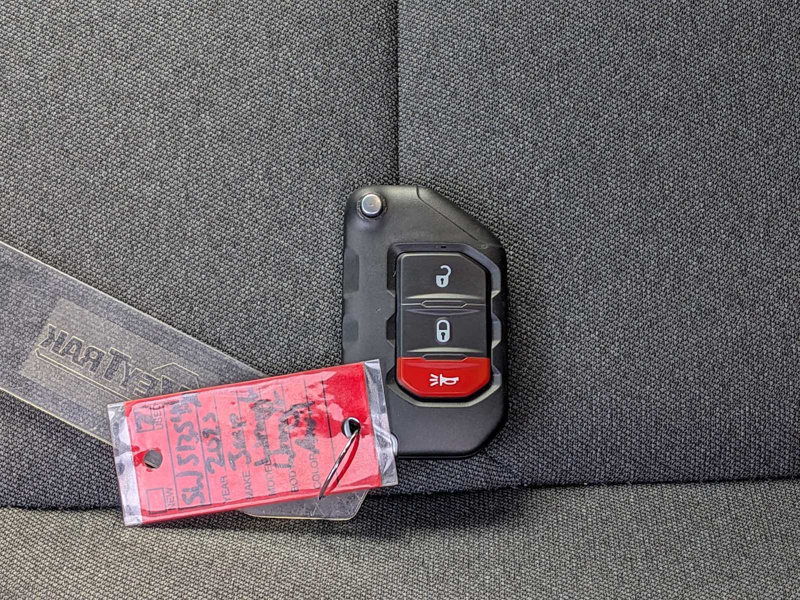 Thumbnail: 2025 Jeep Wrangler - 34