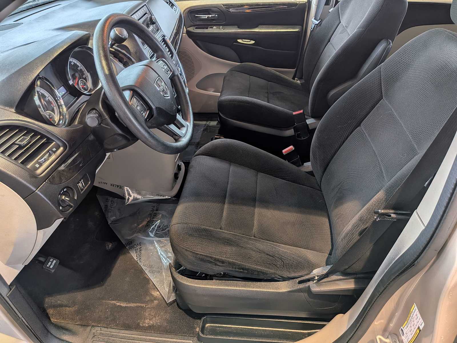 Thumbnail: 2013 Dodge Grand Caravan - 15