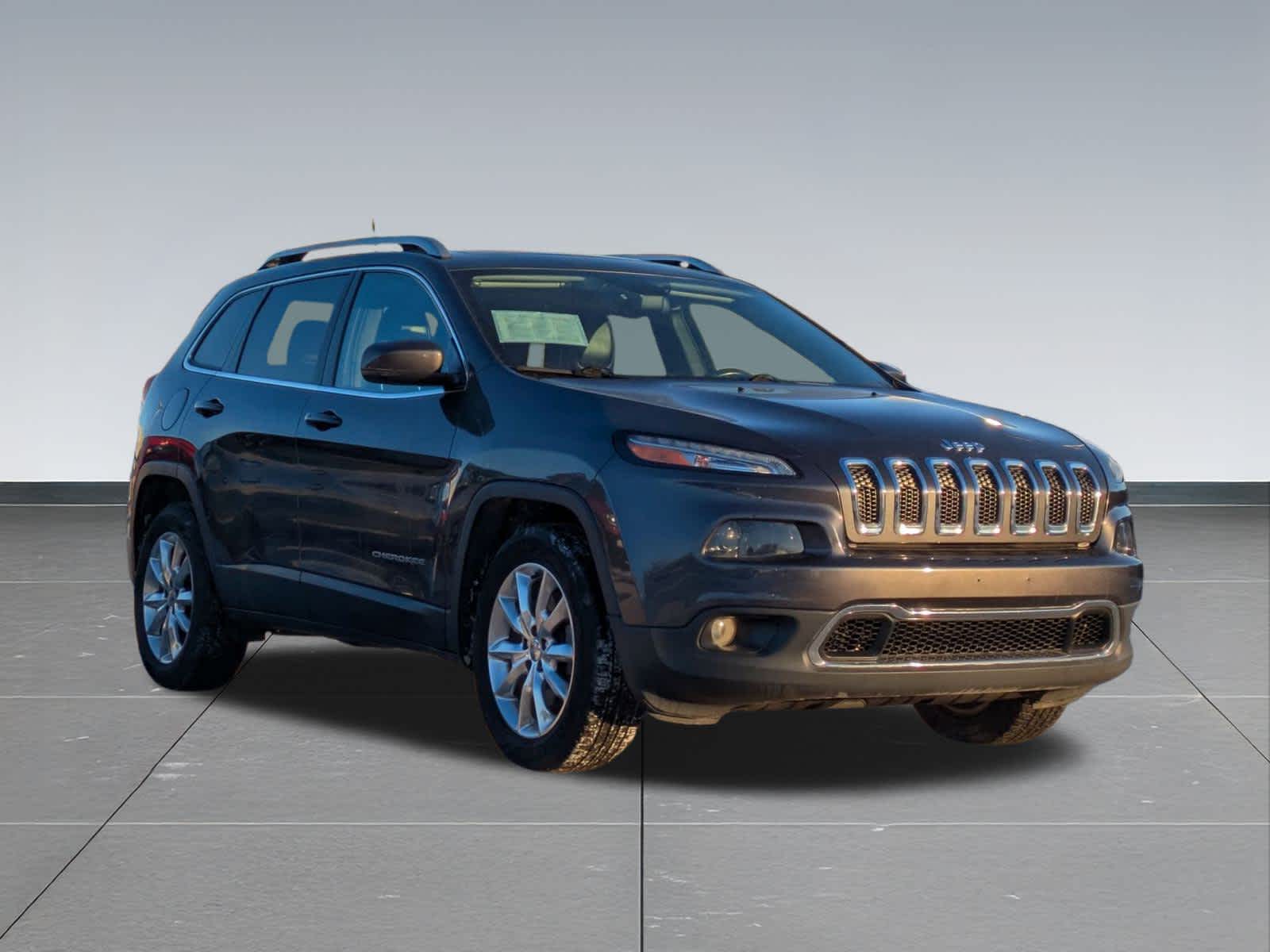 Thumbnail: 2016 Jeep Cherokee - 7